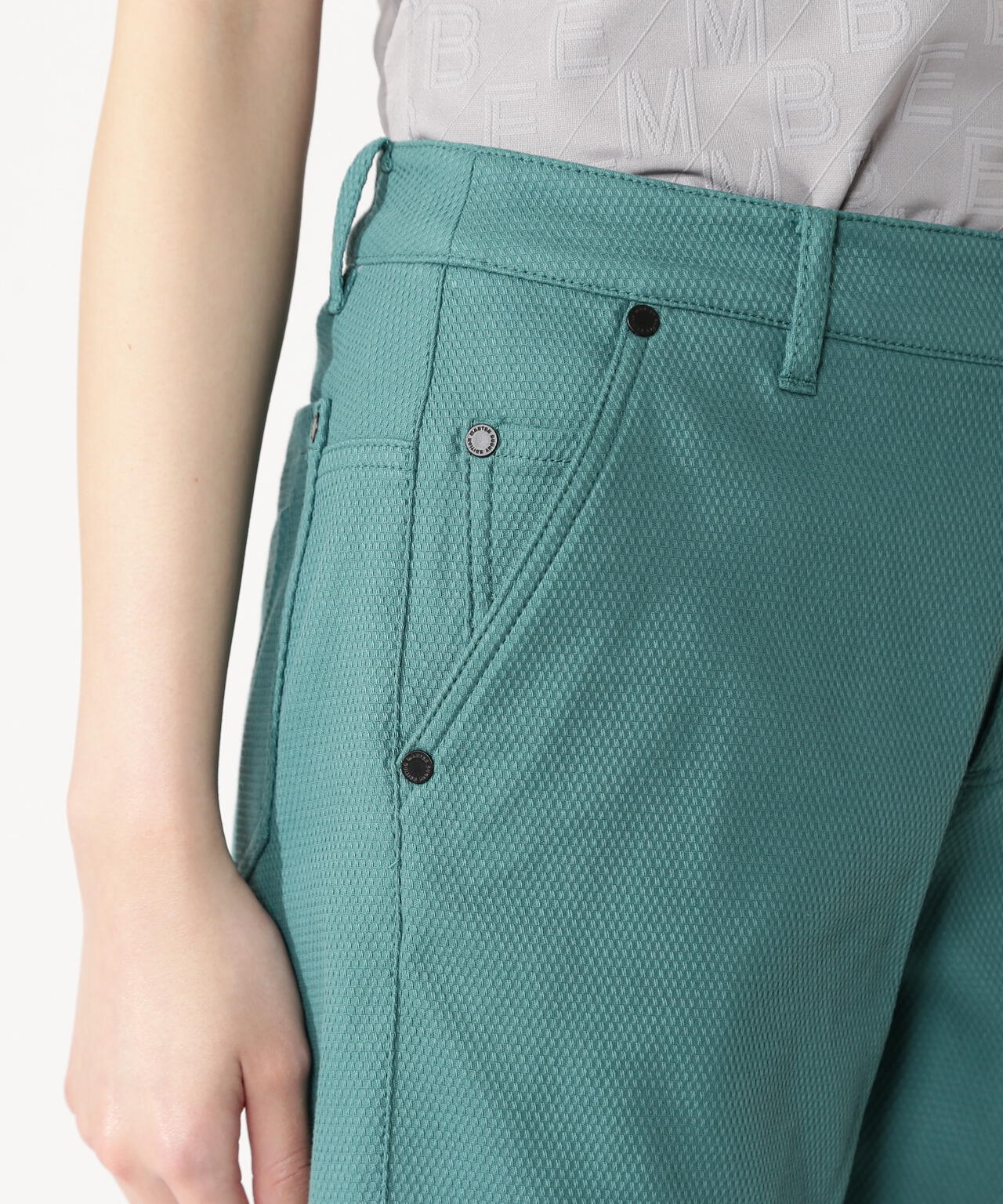 T:171cm/B:77/W:59・H:87 着用サイズ:1