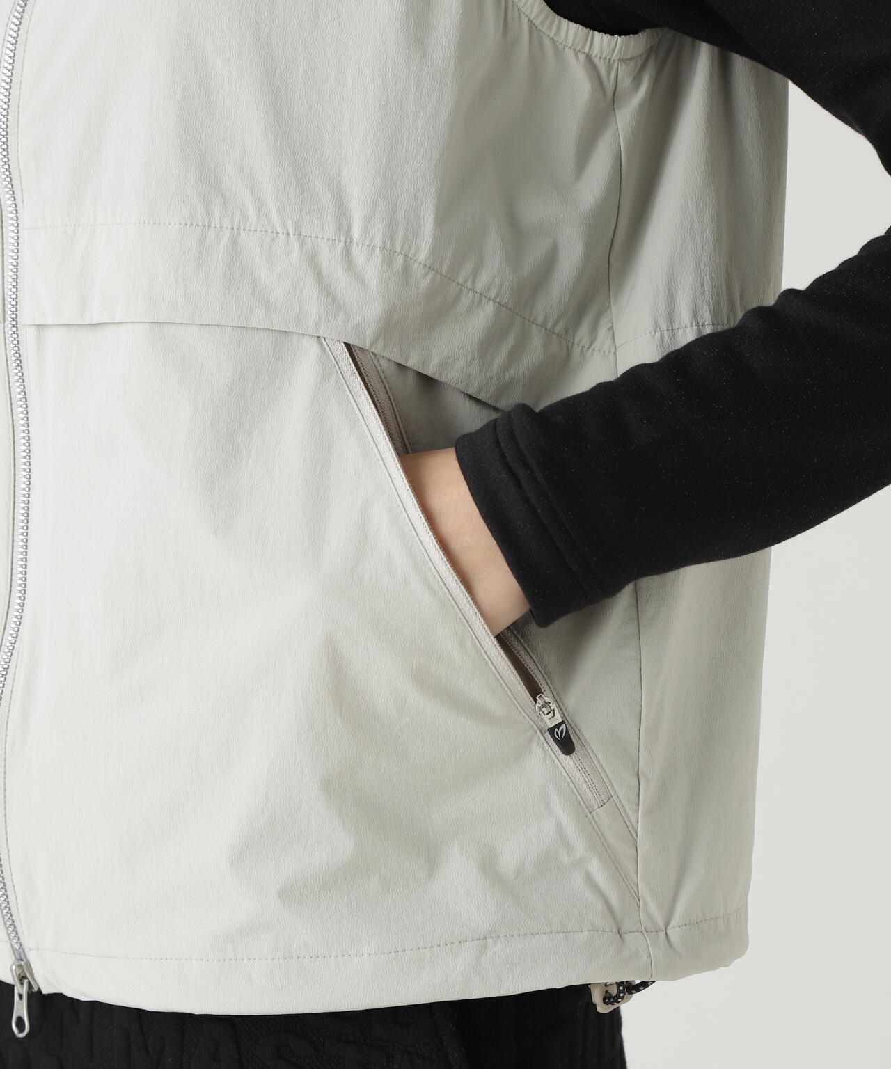 カジナイロンストレッチフルジップアップベスト