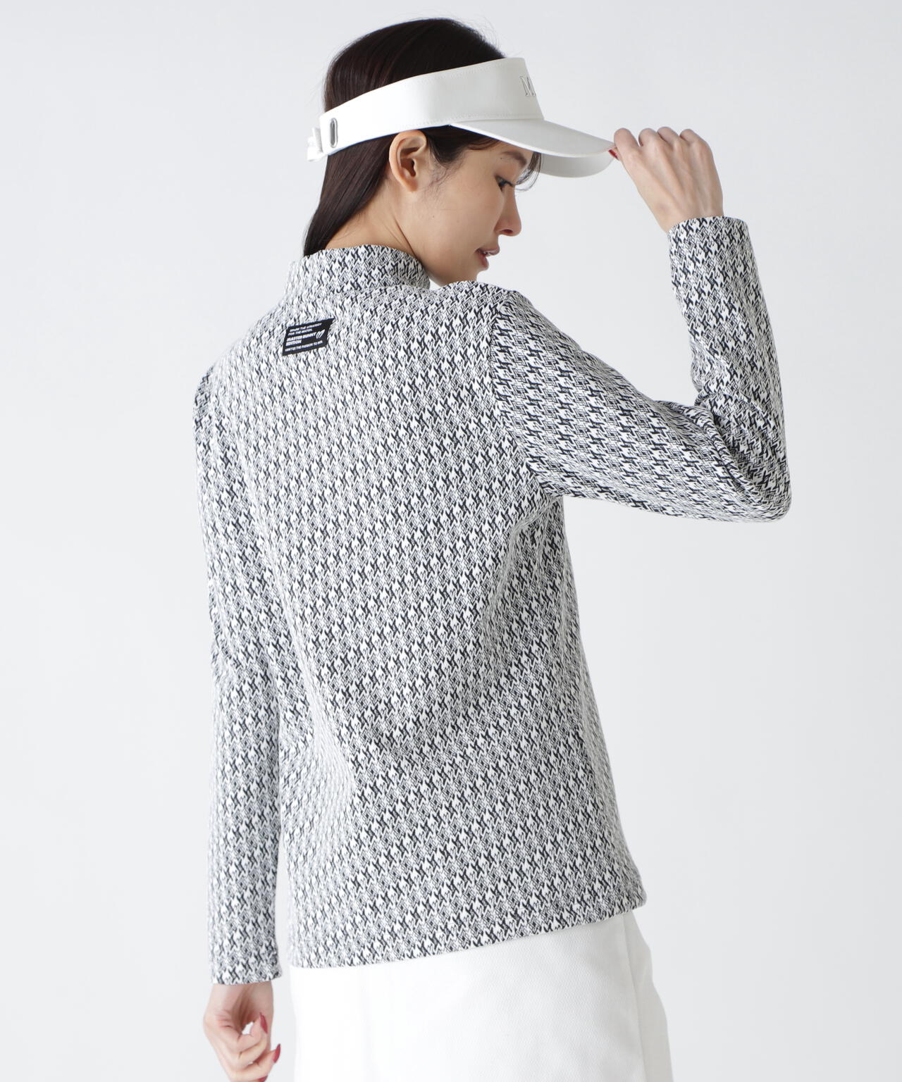 幾何柄起毛ジャガードハーフジップアップカットソー