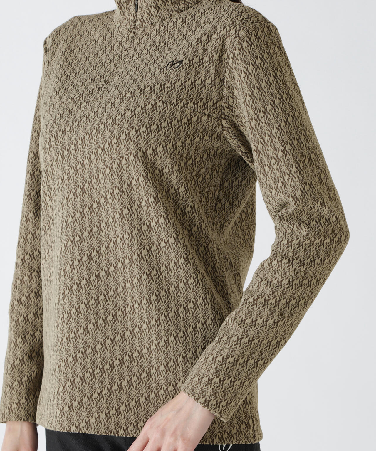 幾何柄起毛ジャガードハーフジップアップカットソー