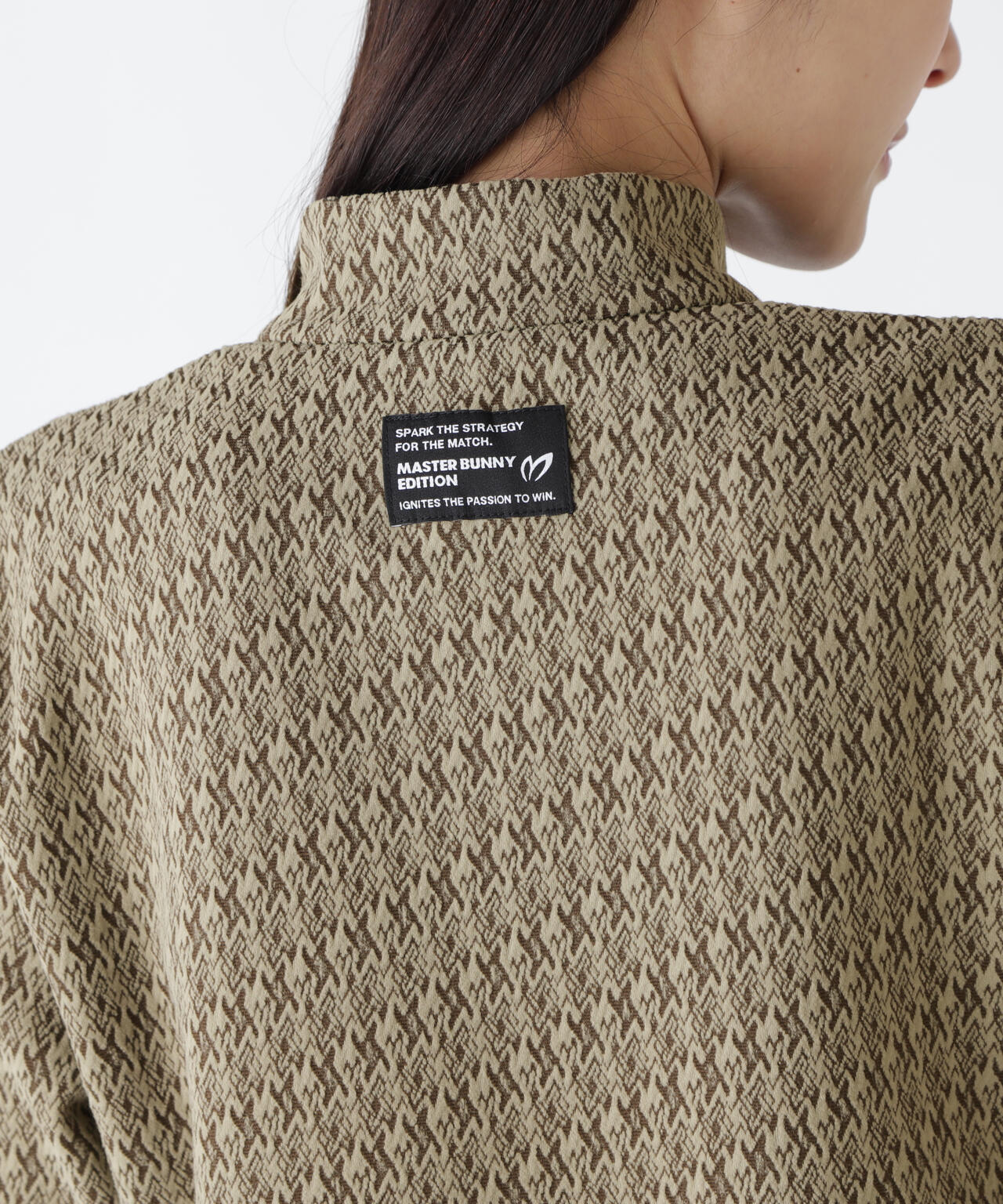 幾何柄起毛ジャガードハーフジップアップカットソー