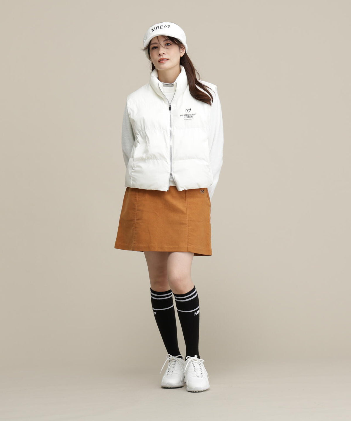 Height : 160 Bust : 80 Waist : 58 Hips : 83 着用サイズ:1