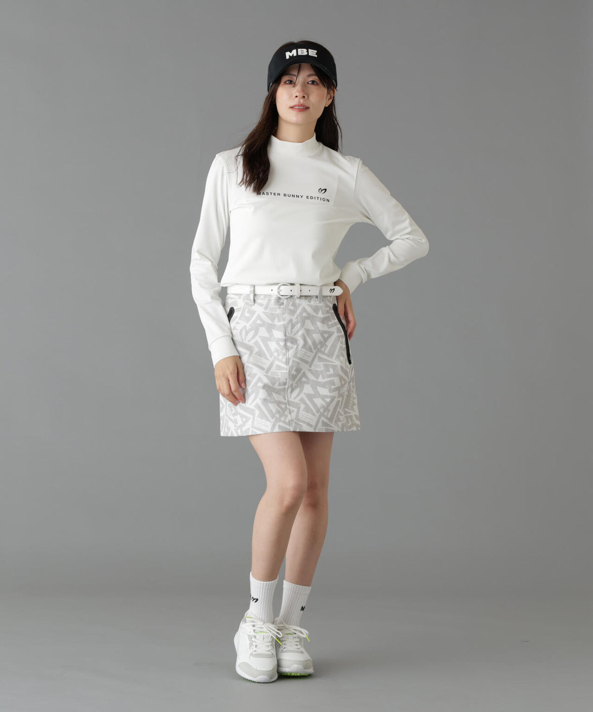 Height : 160 Bust : 80 Waist : 58 Hips : 83 着用サイズ:1
