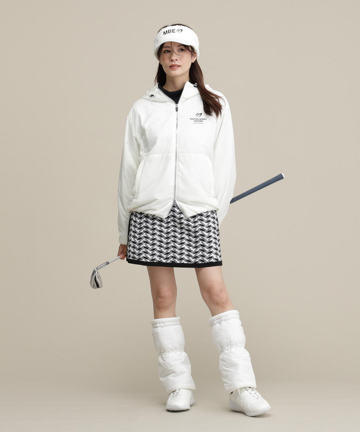Height : 160 Bust : 80 Waist : 58 Hips : 83 着用サイズ:1