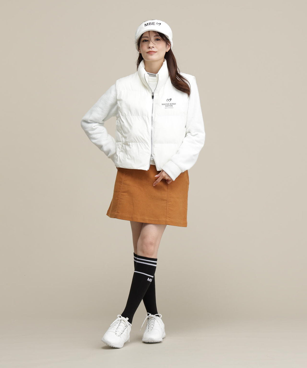 Height : 160 Bust : 80 Waist : 58 Hips : 83 着用サイズ:1