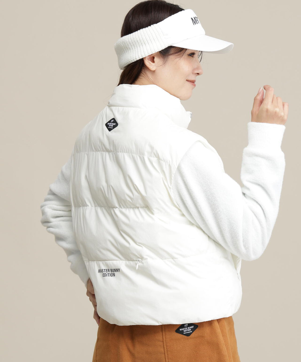 Height : 160 Bust : 80 Waist : 58 Hips : 83 着用サイズ:1