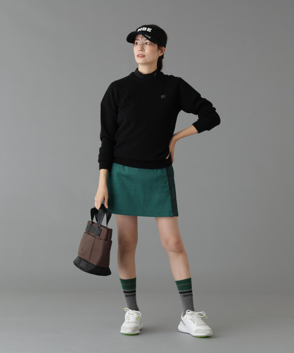 Height : 160 Bust : 80 Waist : 58 Hips : 83 着用サイズ:1