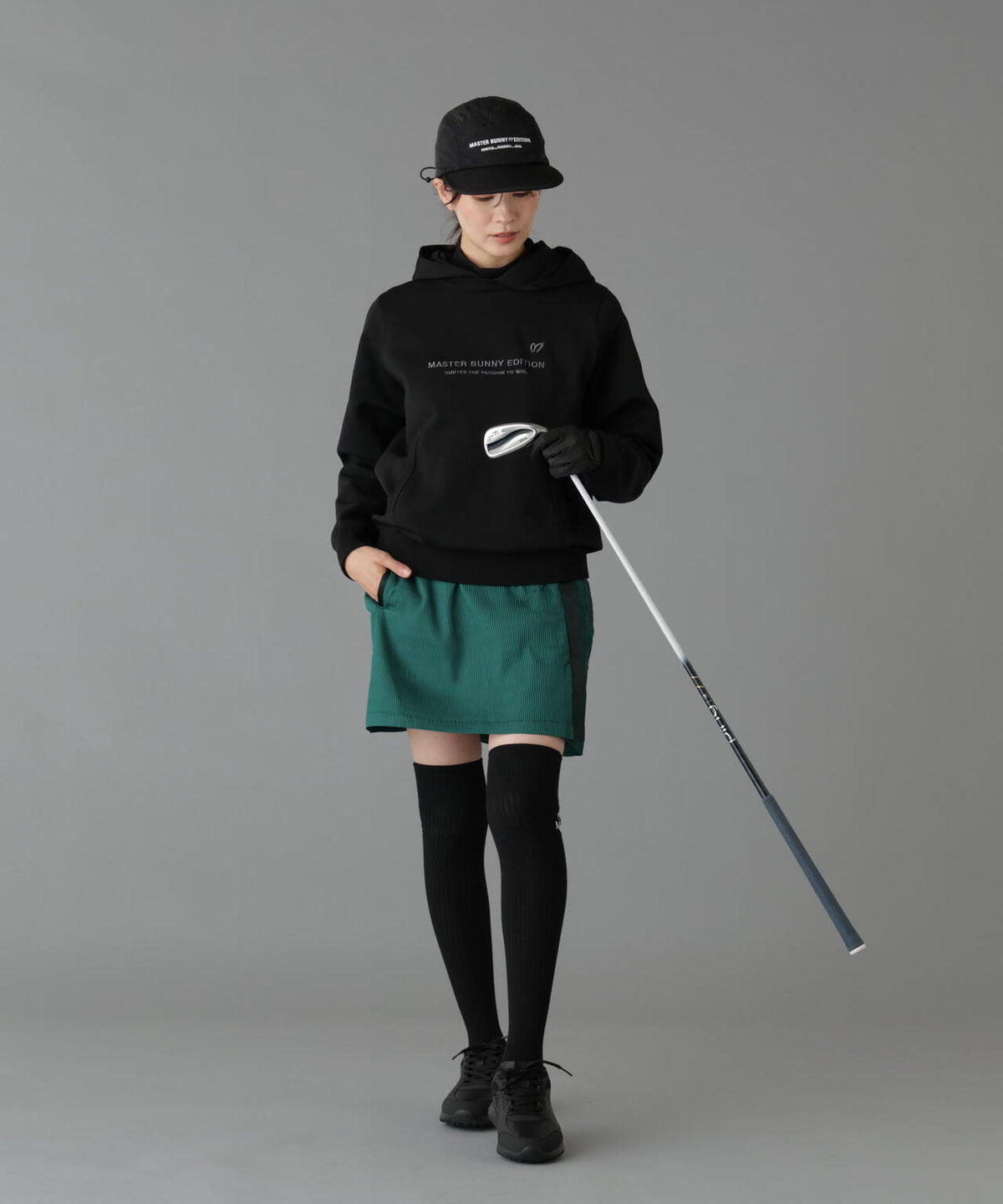 Height : 160 Bust : 80 Waist : 58 Hips : 83 着用サイズ:1