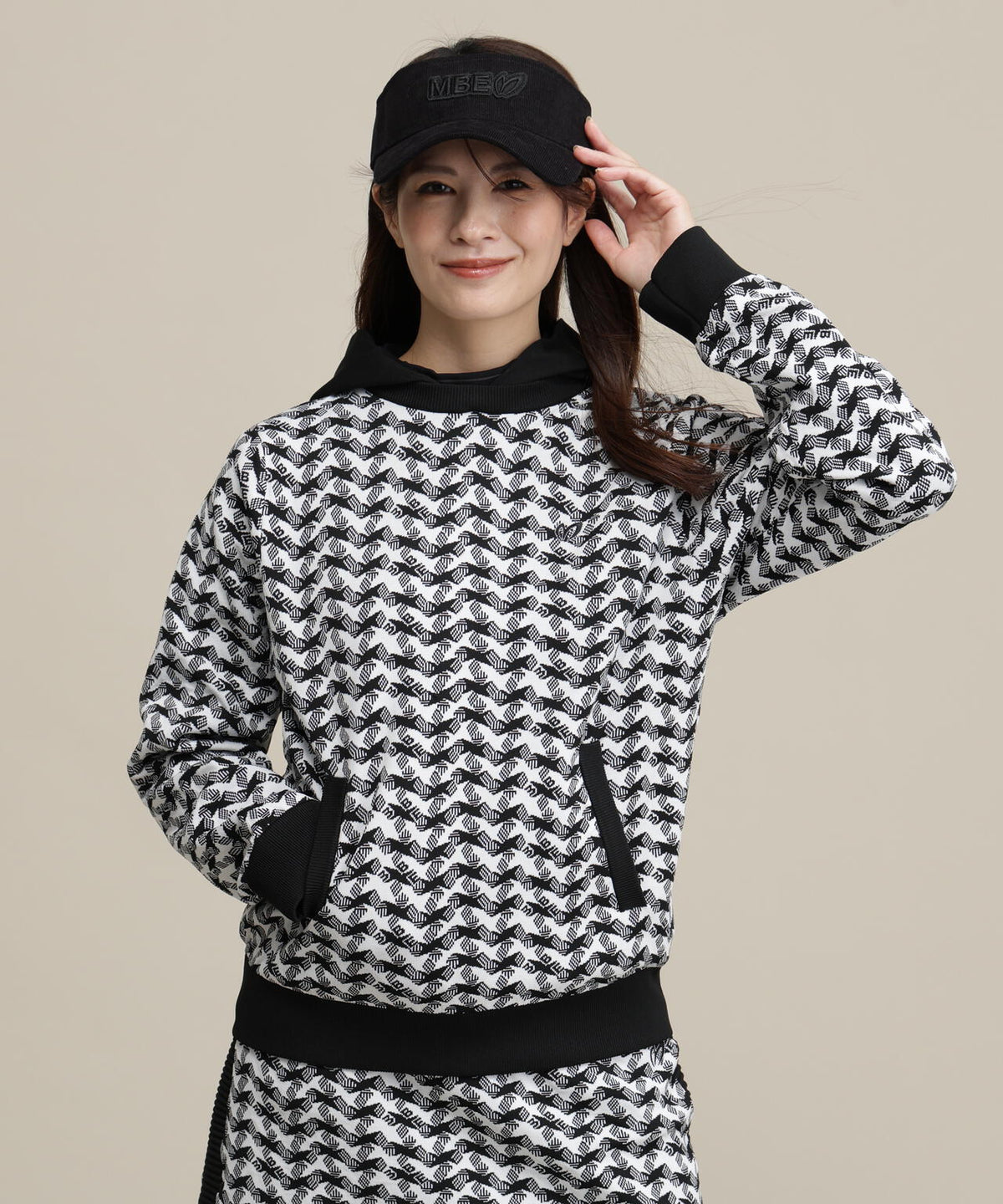 接結ニットフーディプルオーバー <変形千鳥柄> (WOMENS)