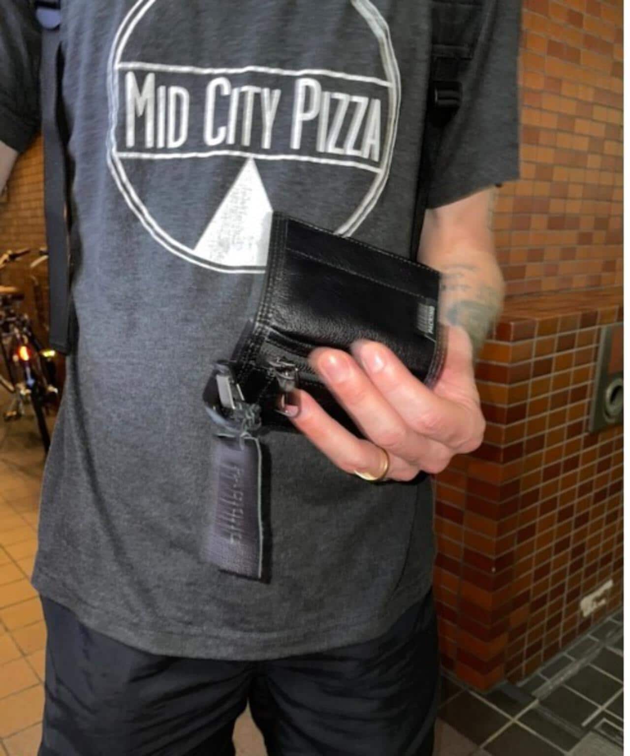 04b8dbce-59eb-51f9-8a3b-3ac01a96d2c9_Image