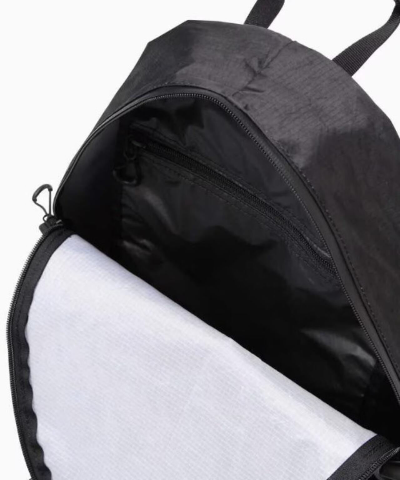 and wander/アンドワンダー ECOPAK 20L daypack