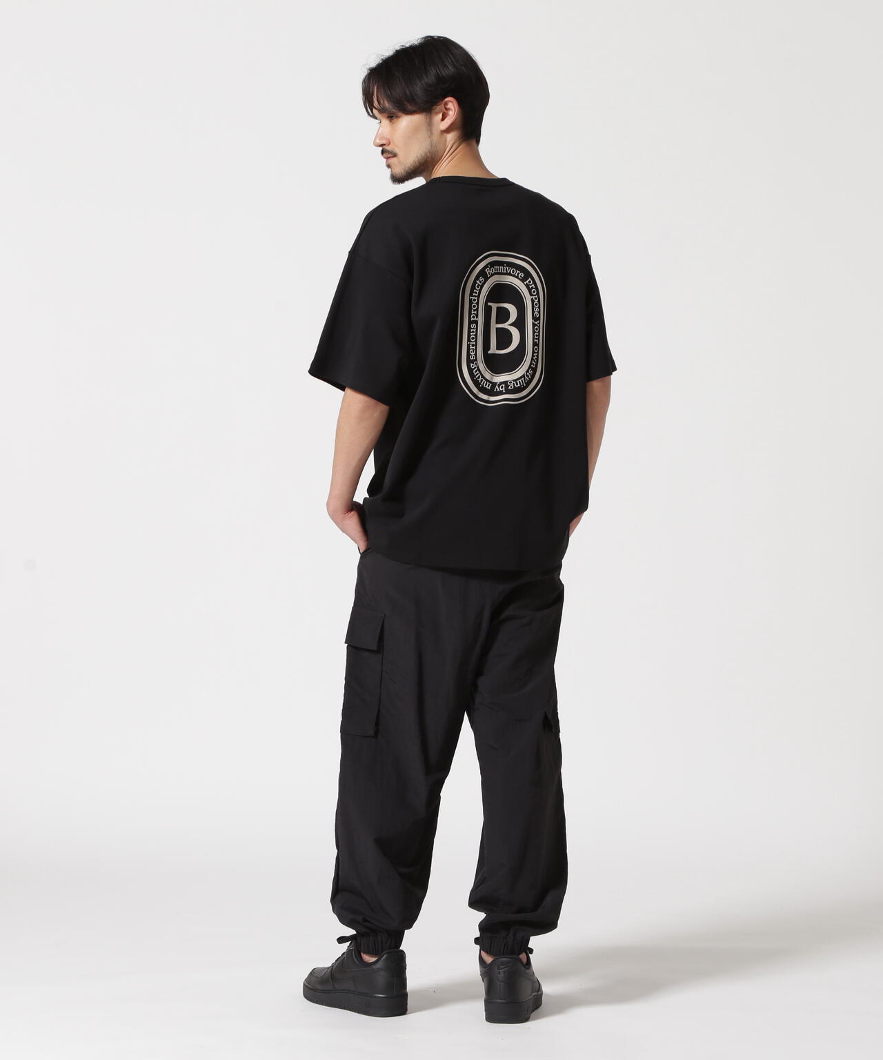 B omnivore/ビーオムニボー LOGO S/S Tee