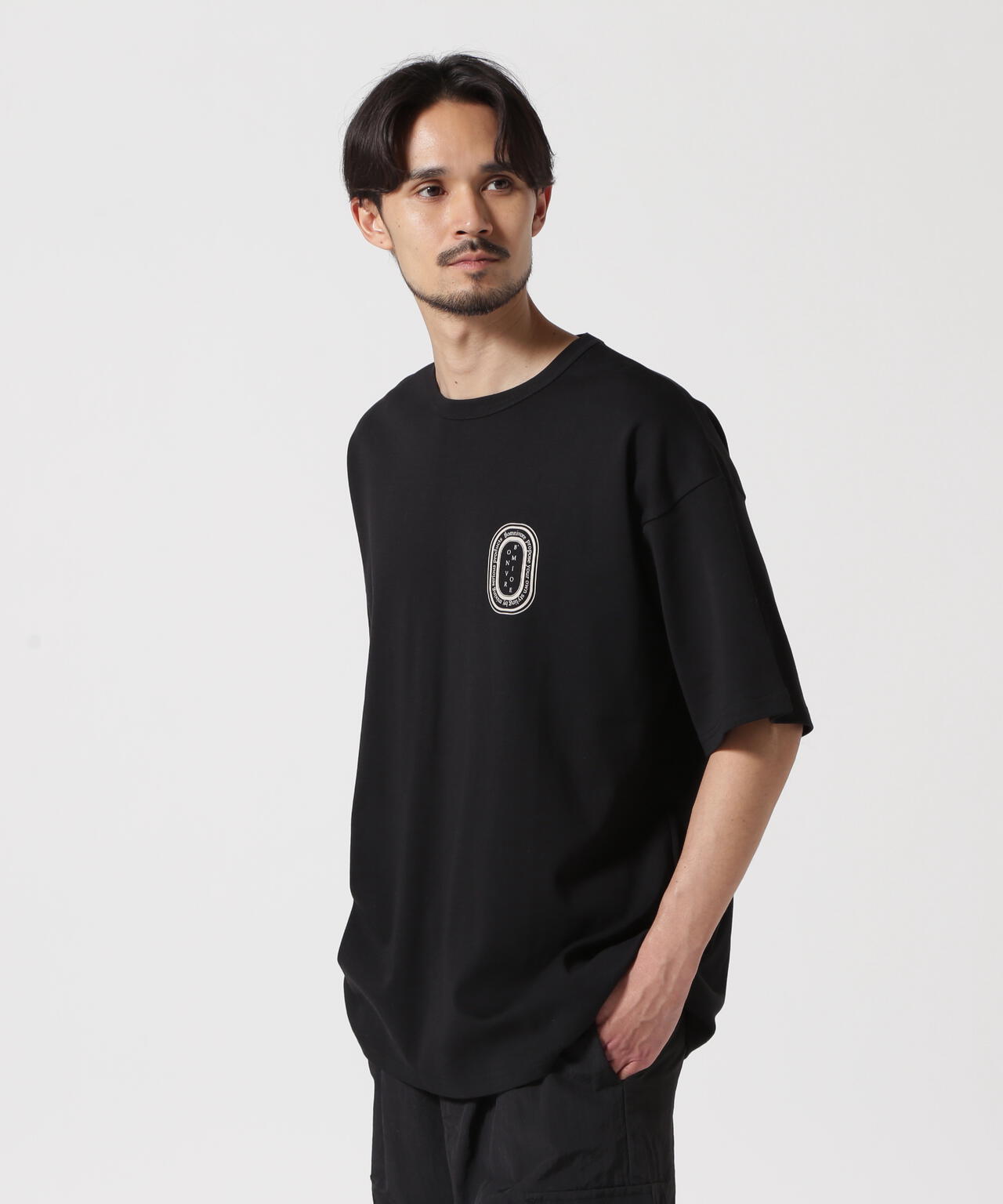 B omnivore/ビーオムニボー LOGO S/S Tee
