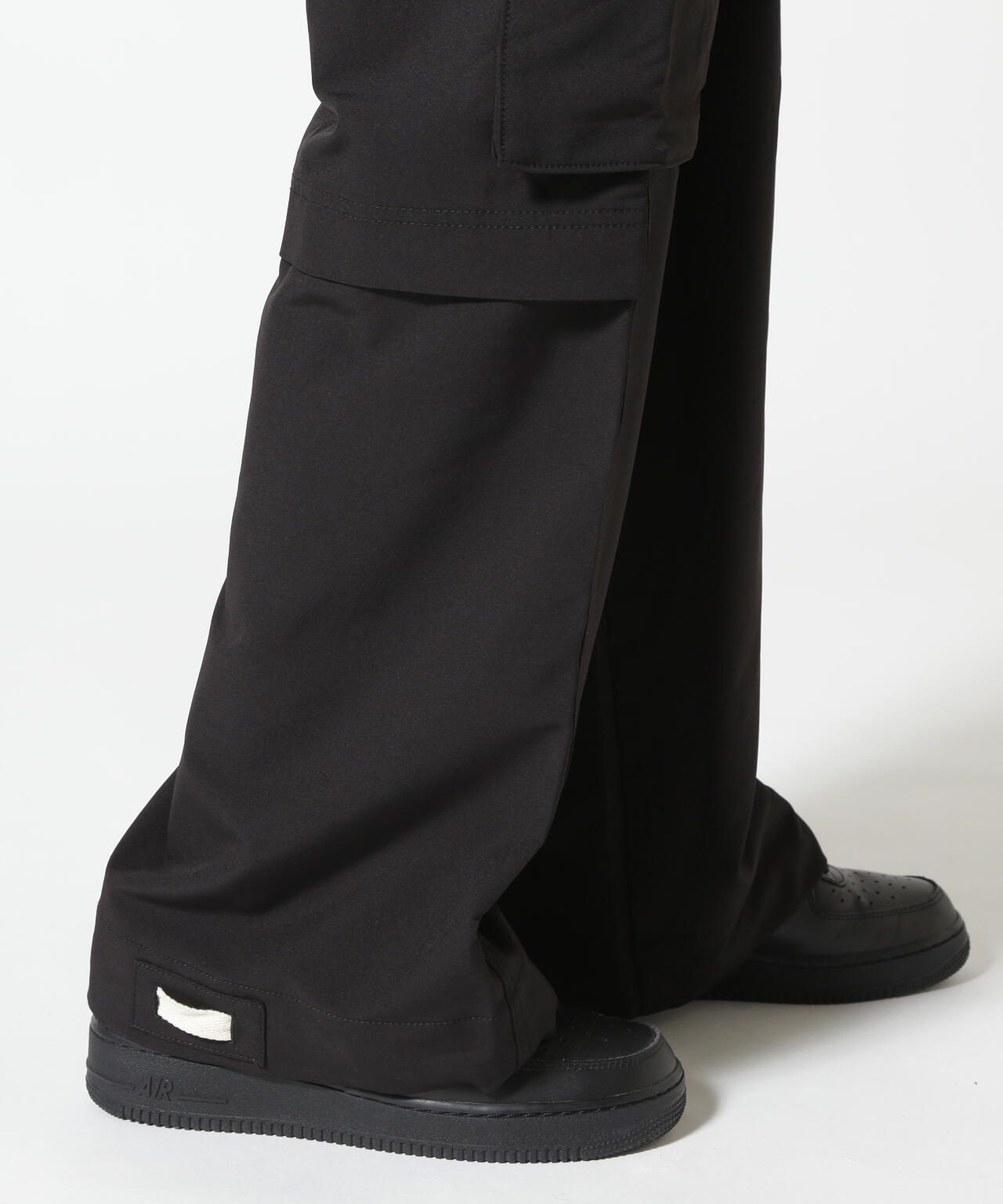 B omnivore/ビーオムニボー STRETCH POLYESTER CARGO PANTS