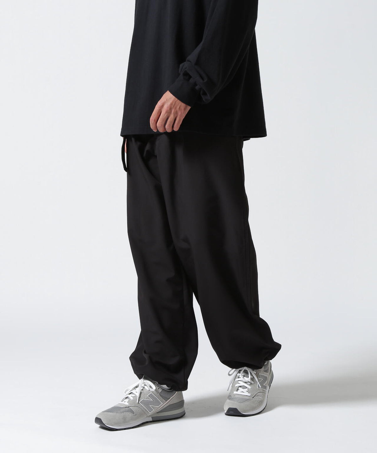 B omnivore STRETCH POLYESTER BELT LOOSE PANTS