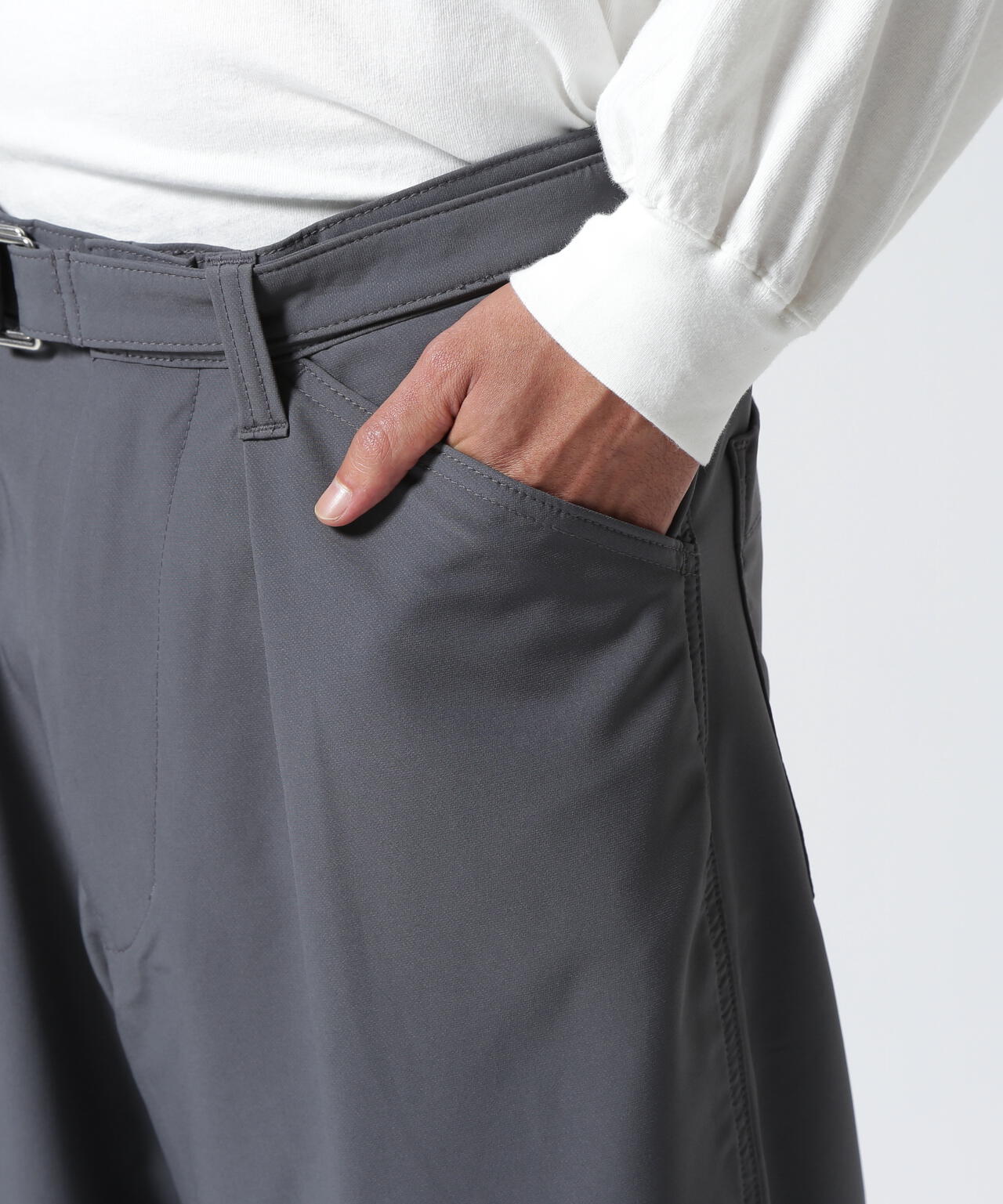 B omnivore STRETCH POLYESTER BELT LOOSE PANTS