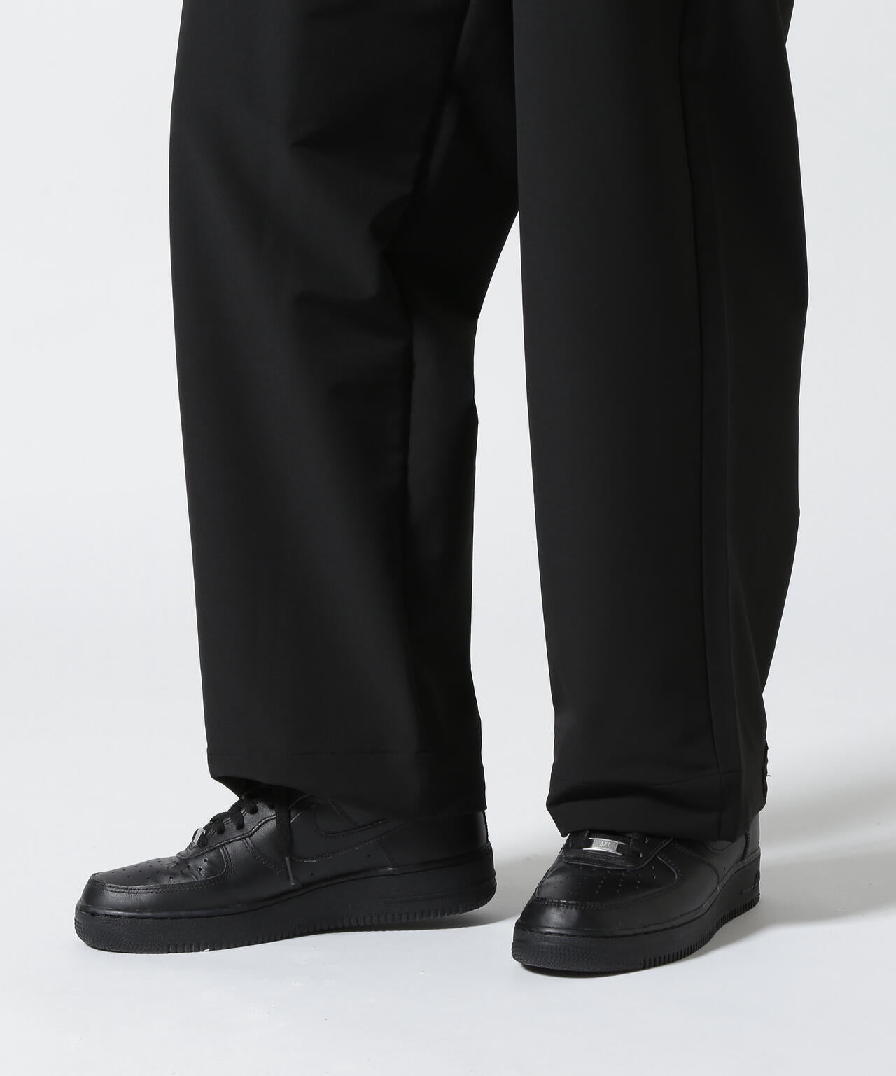 B omnivore STRETCH POLYESTER BALLOON TACK PANTS