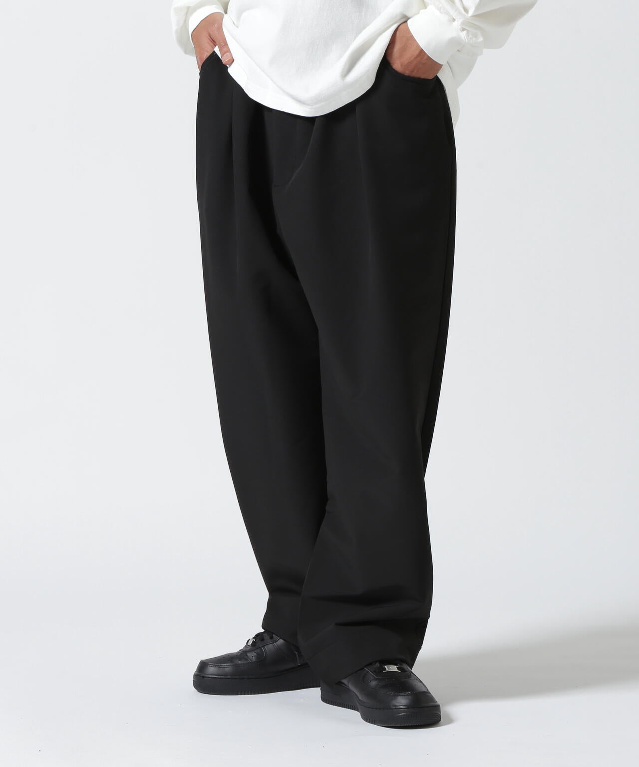 B omnivore STRETCH POLYESTER BALLOON TACK PANTS