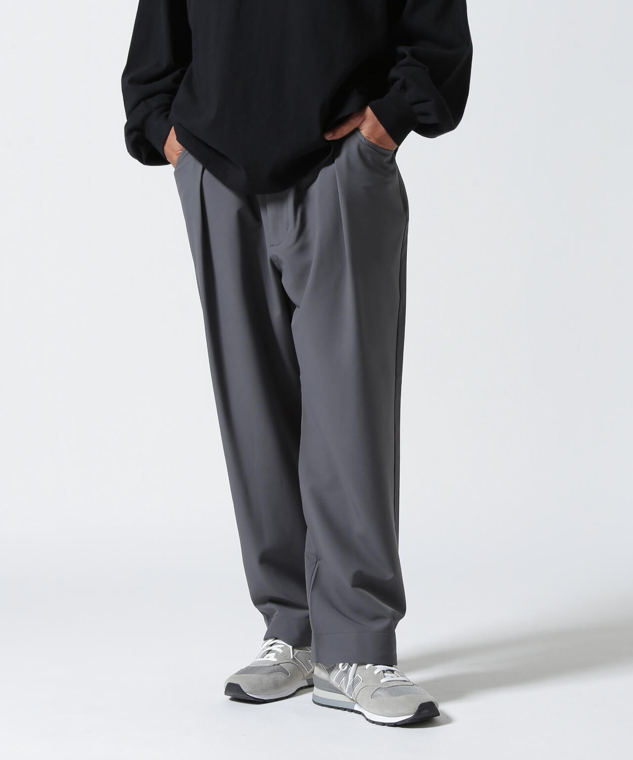 B omnivore STRETCH POLYESTER BALLOON TACK PANTS
