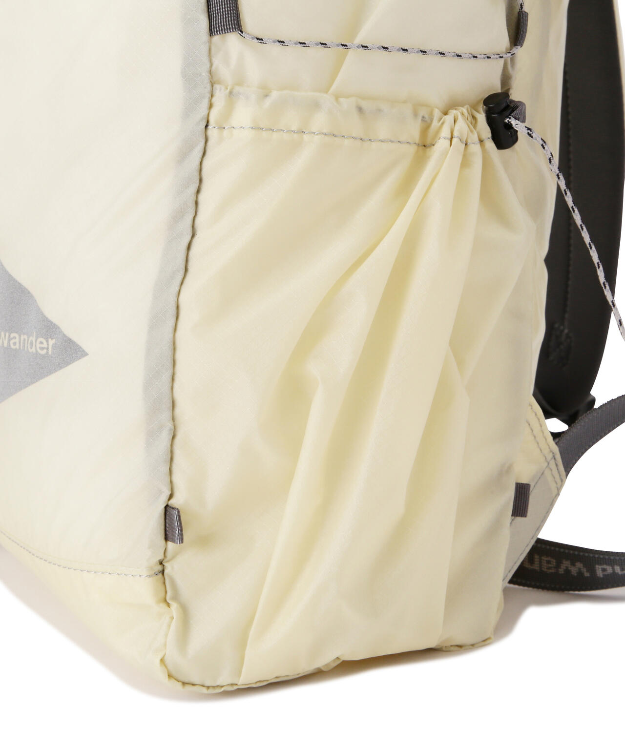 and wander/アンドワンダー sil daypack