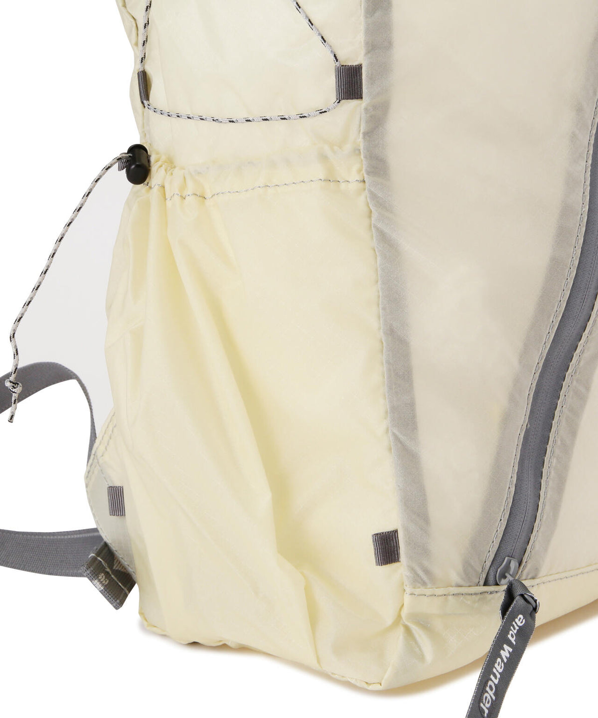 and wander/アンドワンダー sil daypack