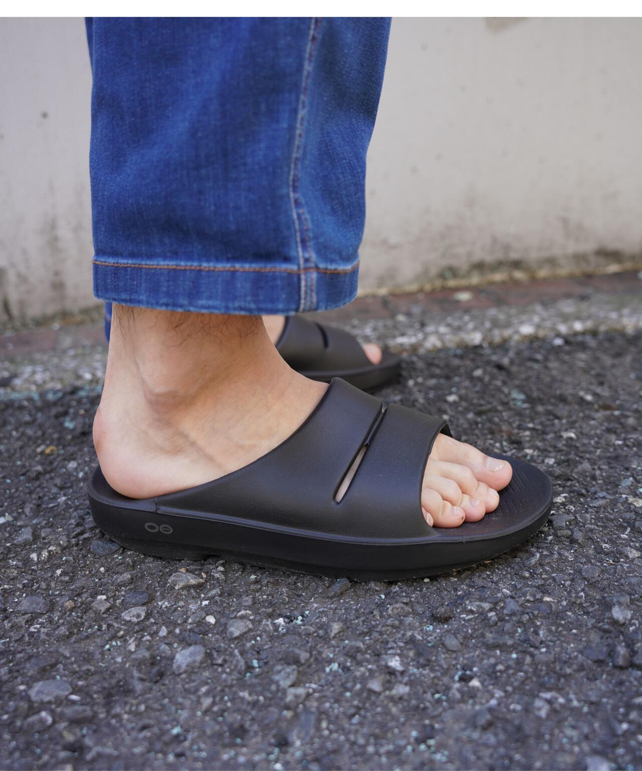 OOFOS/ウーフォス OOahh リカバリーサンダル