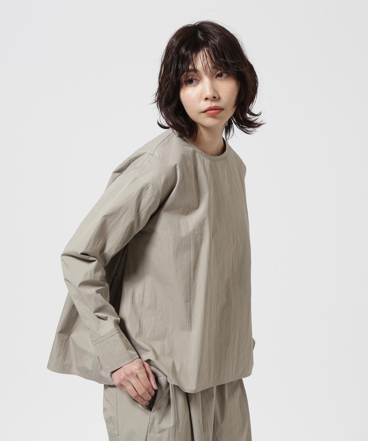 B omnivore/ビーオムニボー ワッシャーサイドタックテントラインプルオーバー