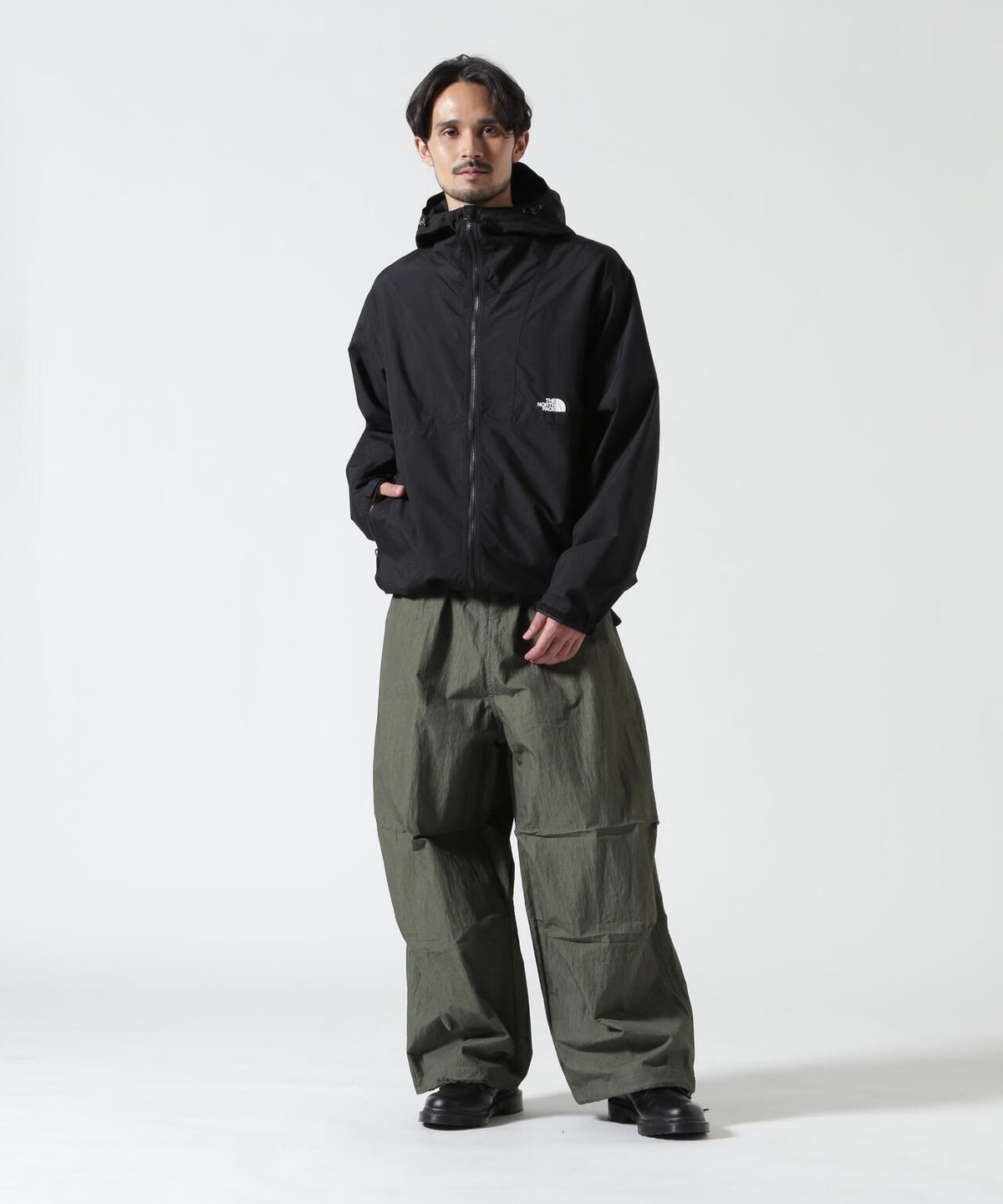Height 178 Chest 92 Waist 76 hips 95 Shoes 27.0 着用サイズ:L