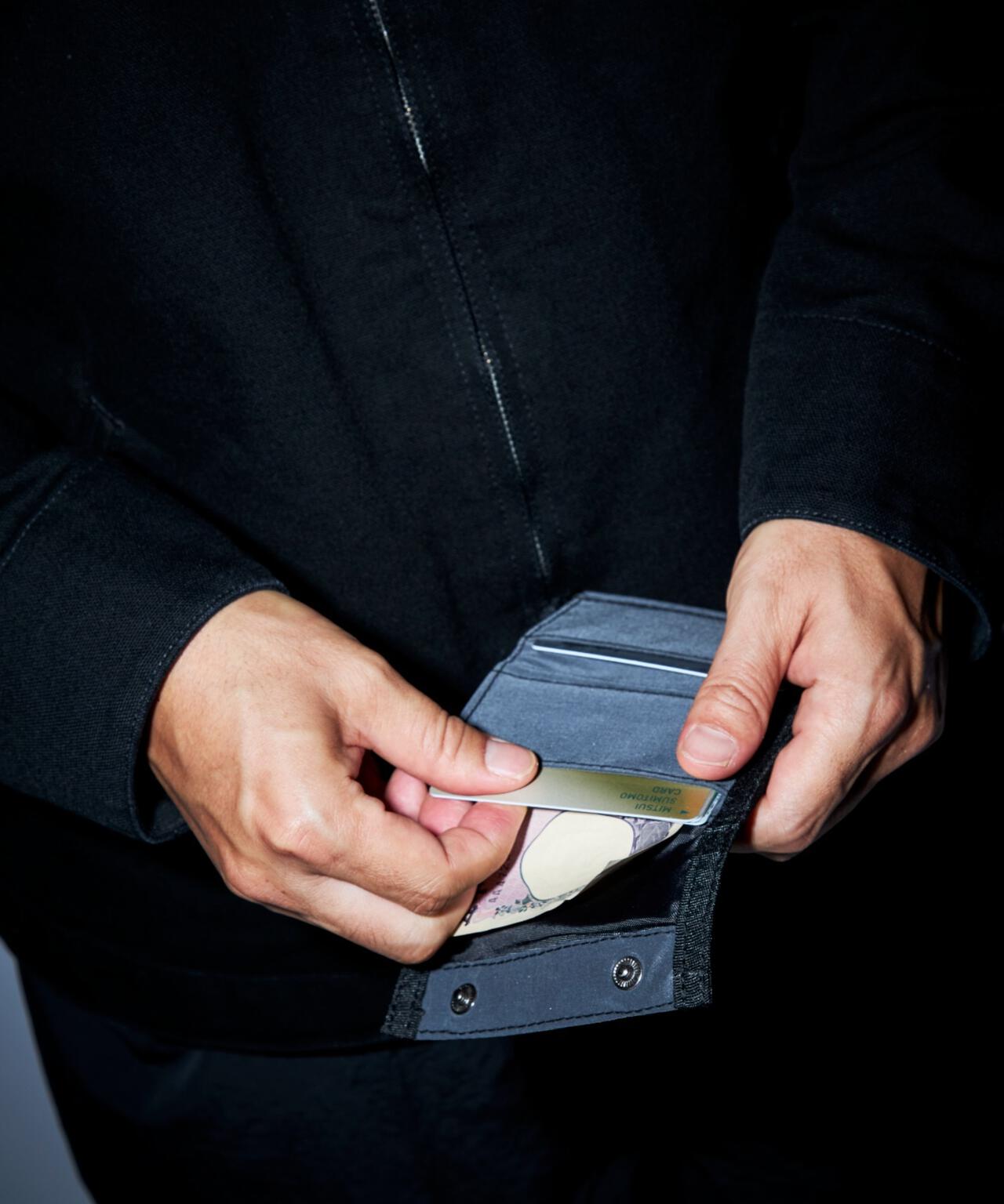 PACKING/パッキング BLACK REFLECTIVE WALLET