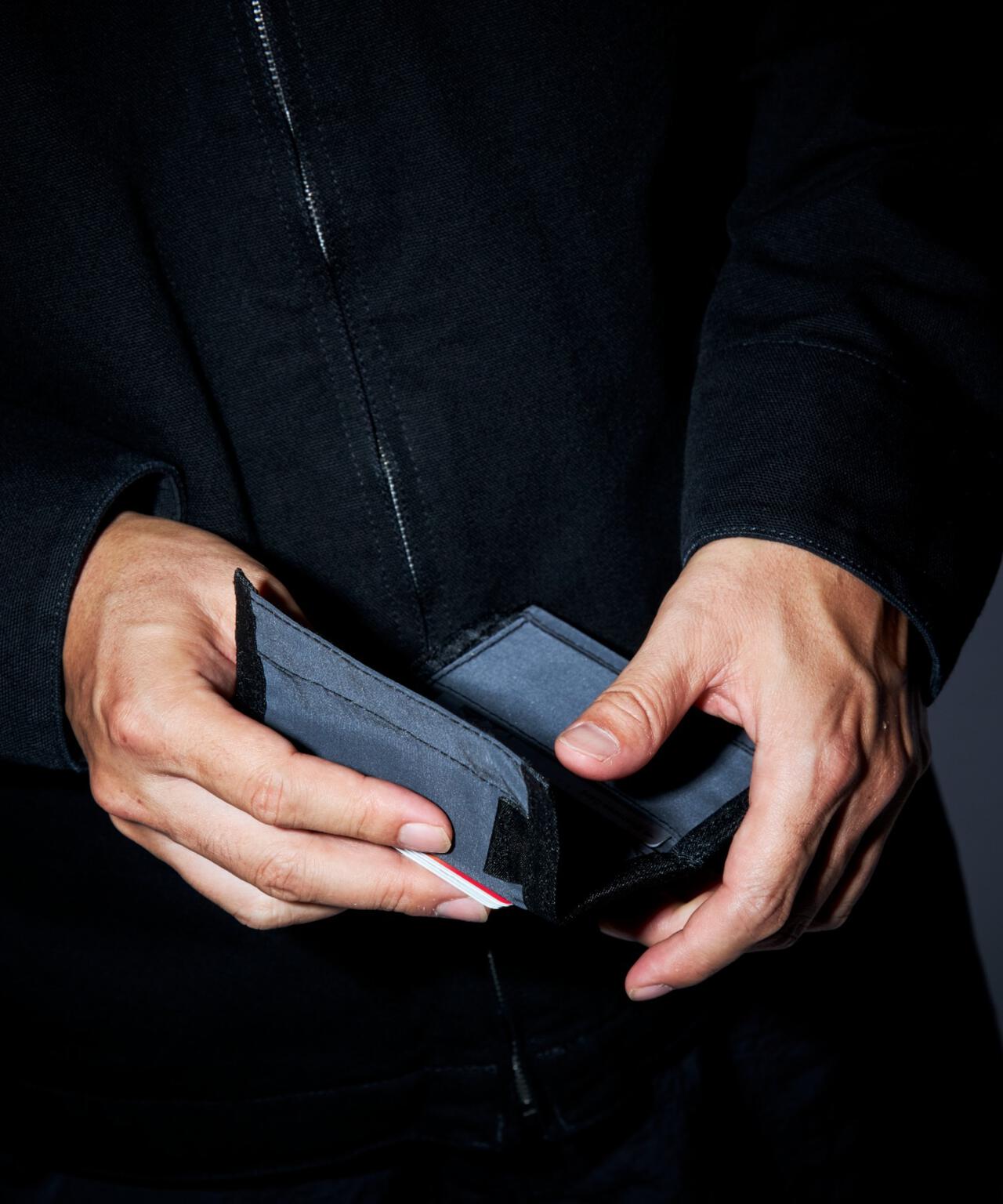 PACKING/パッキング BLACK REFLECTIVE WALLET
