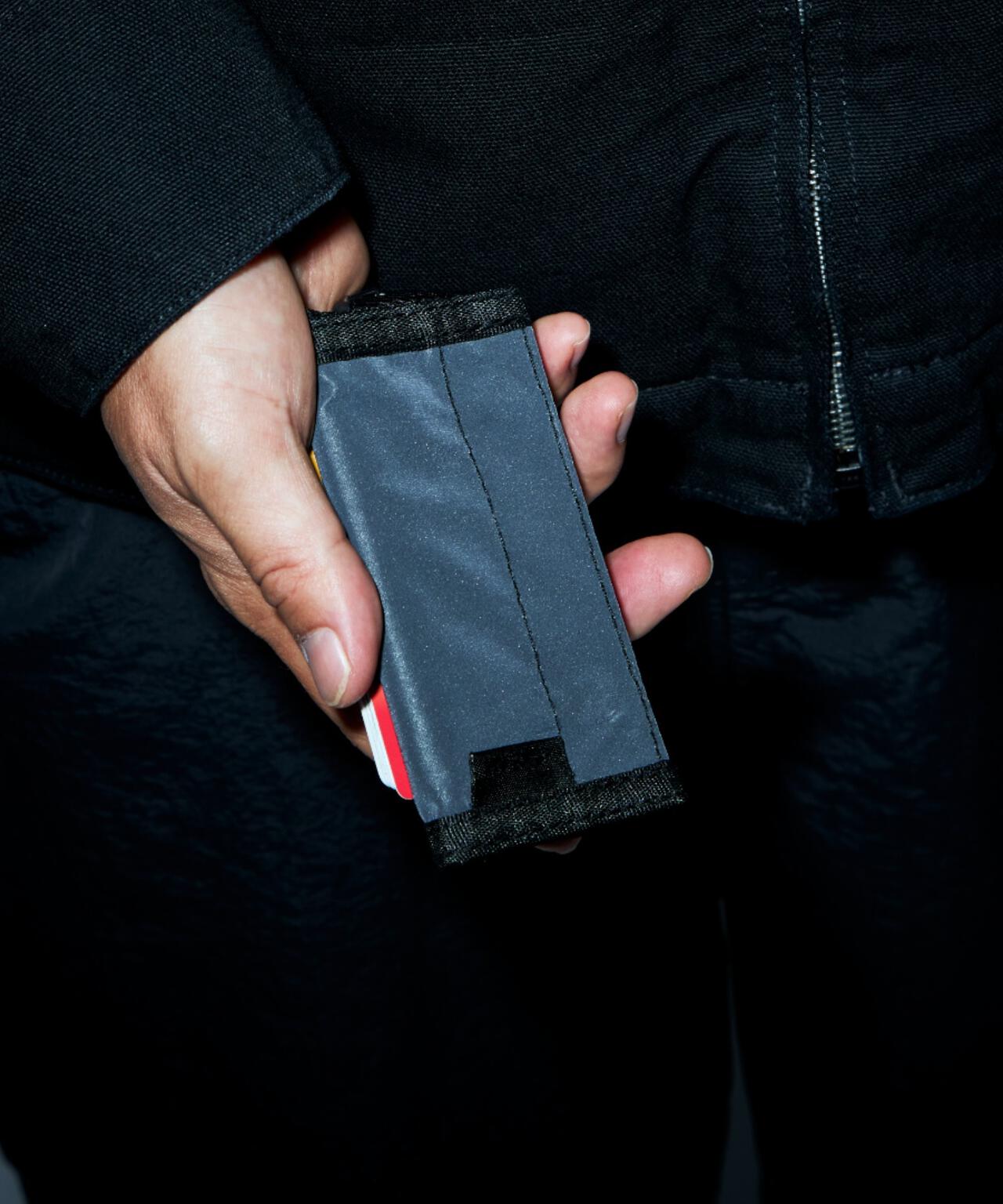 PACKING/パッキング BLACK REFLECTIVE WALLET