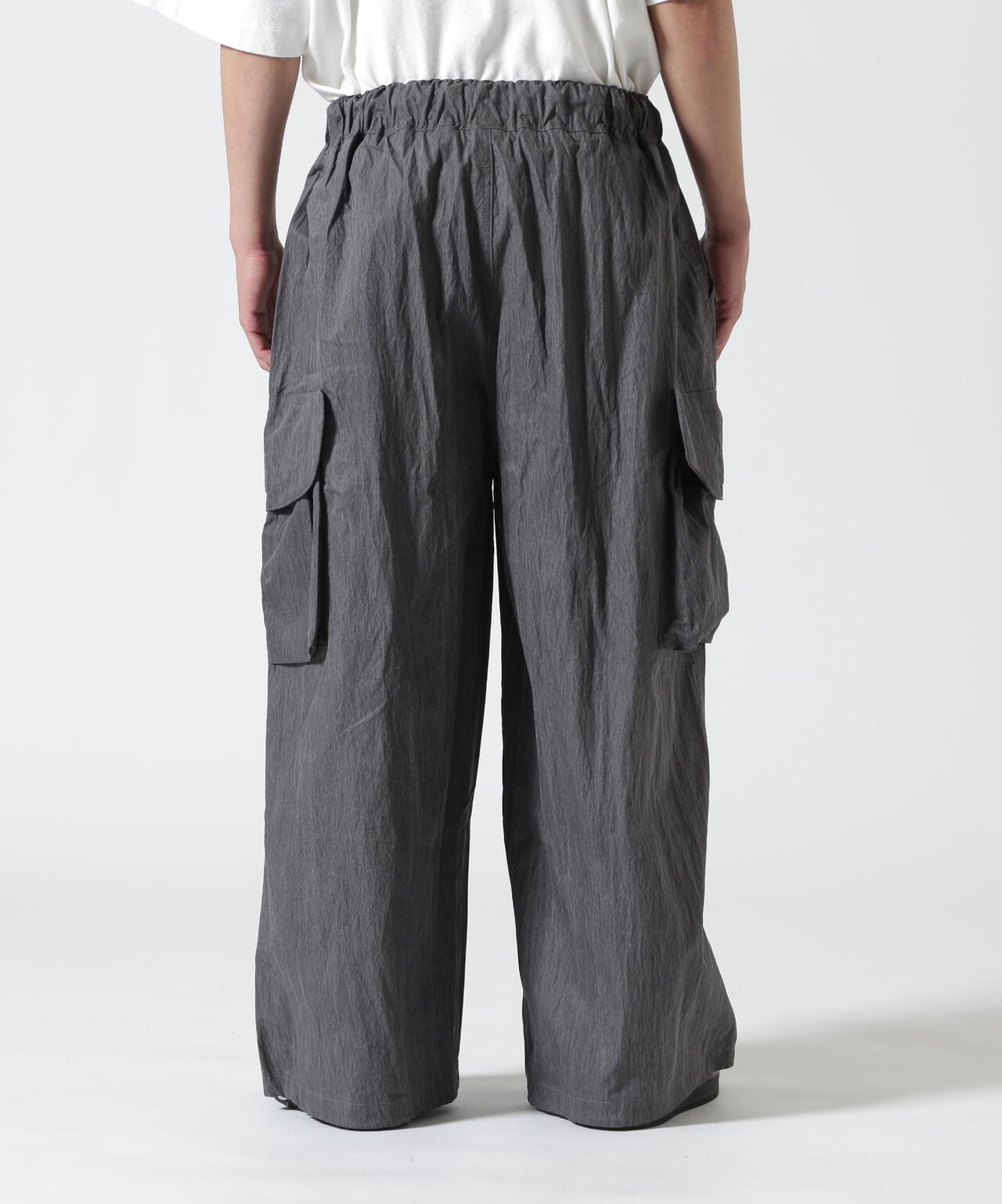 Height 178 Chest 92 Waist 76 hips 95 Shoes 27.0 着用サイズ:L