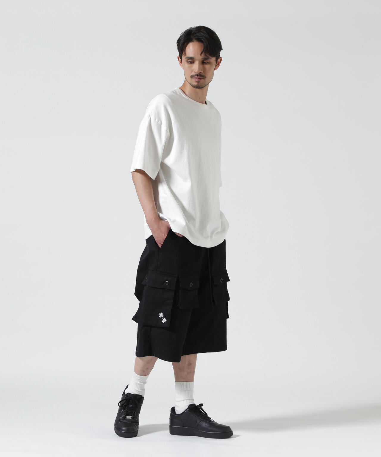 B omnivore/ビーオムニボー HAND STITCH CARGO SHORTS