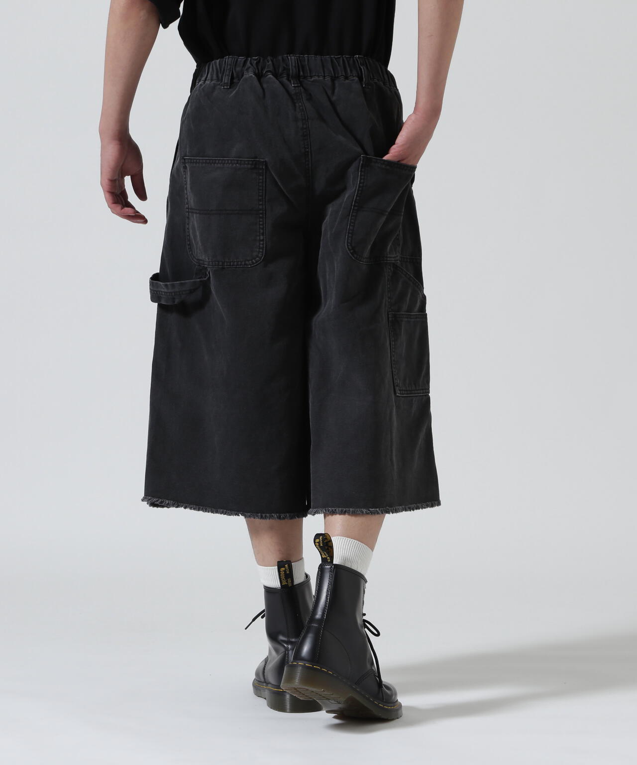 Height 178 Chest 92 Waist 76 hips 95 Shoes 27.0 着用サイズ:L