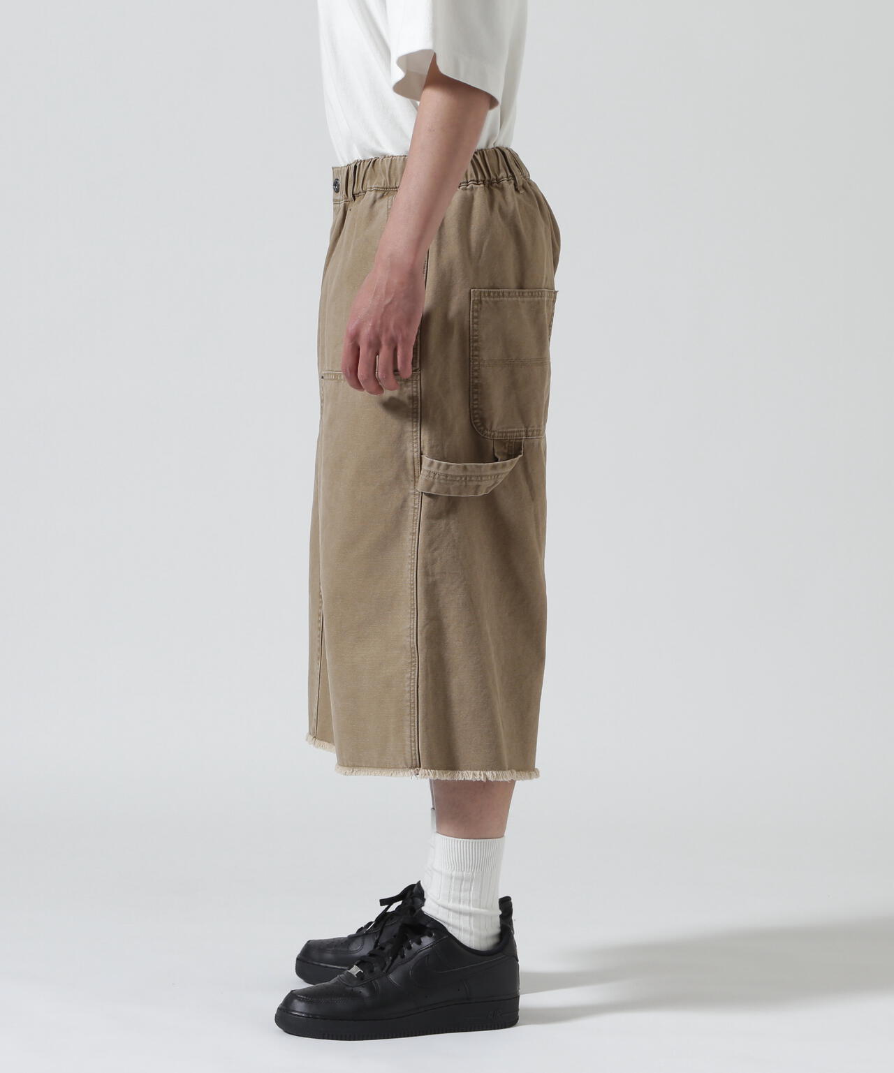 Height 178 Chest 92 Waist 76 hips 95 Shoes 27.0 着用サイズ:L