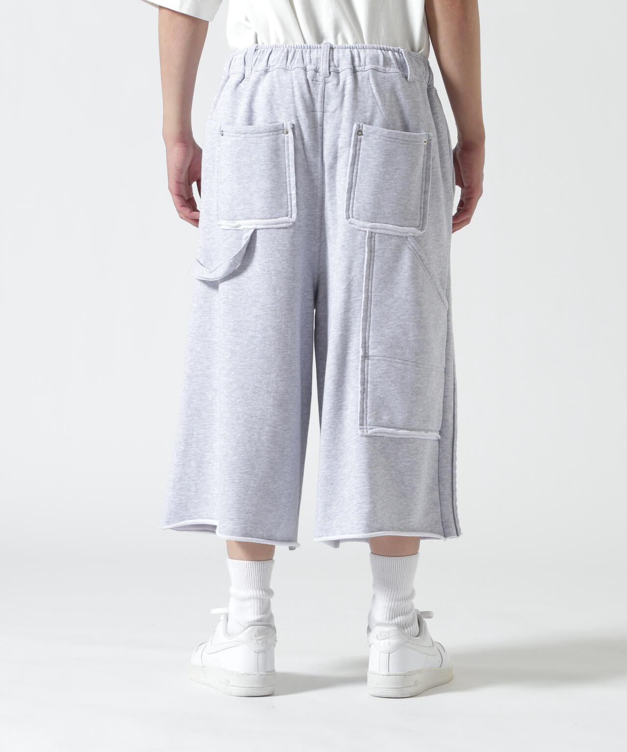Height 178 Chest 92 Waist 76 hips 95 Shoes 27.0 着用サイズ:L