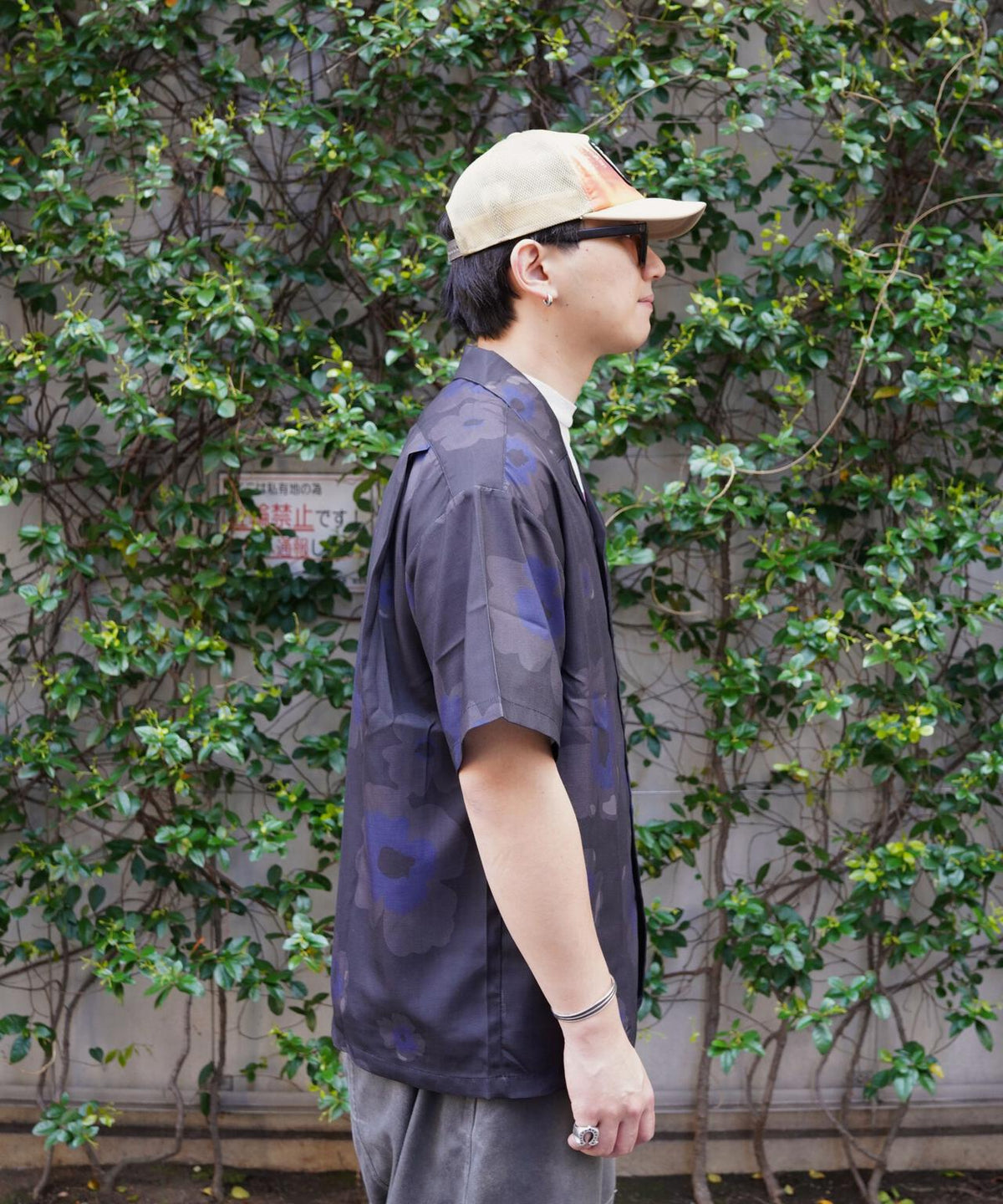 B omnivore/ビーオムニボー FLOWER S/S SHIRT