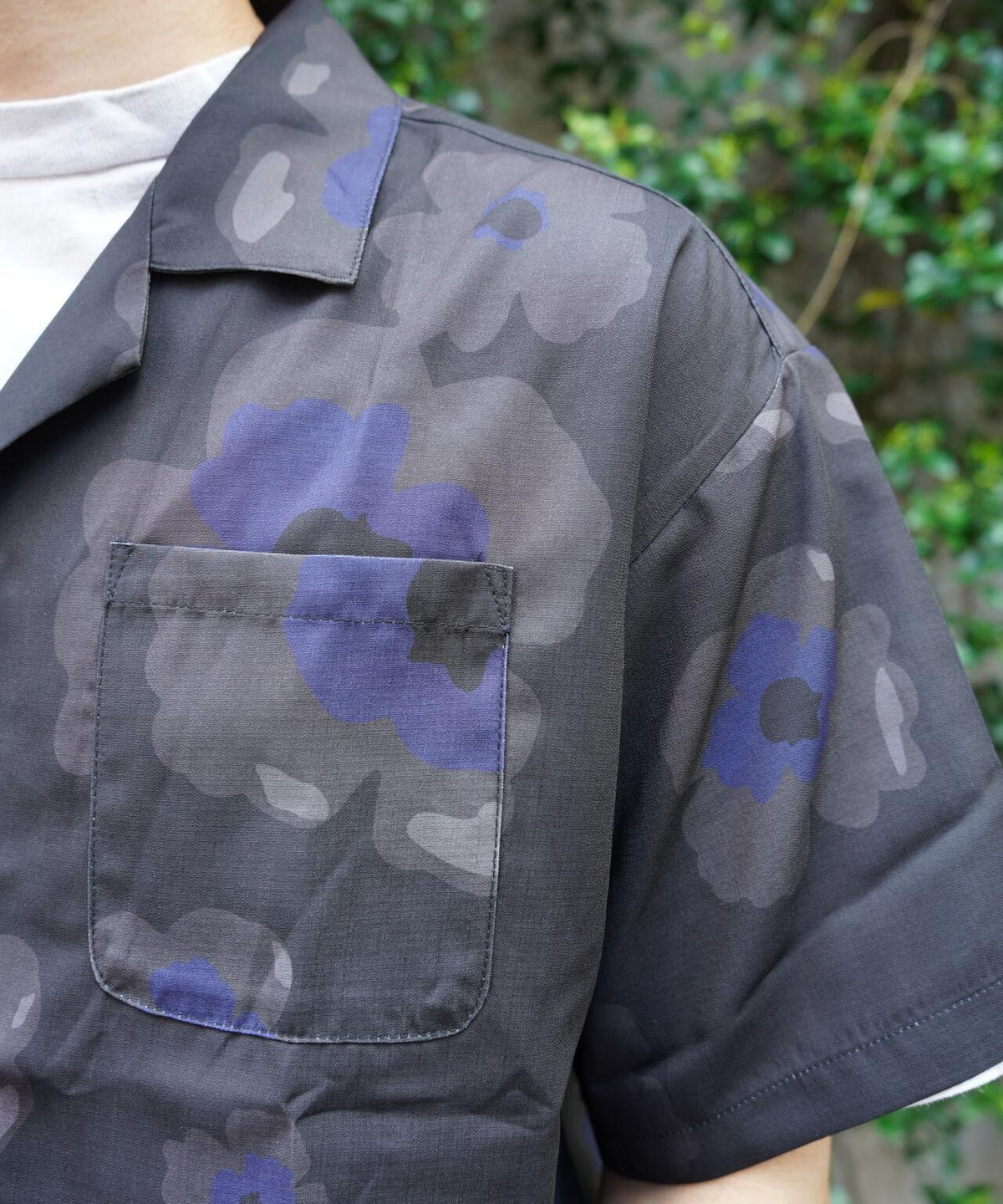 B omnivore/ビーオムニボー FLOWER S/S SHIRT