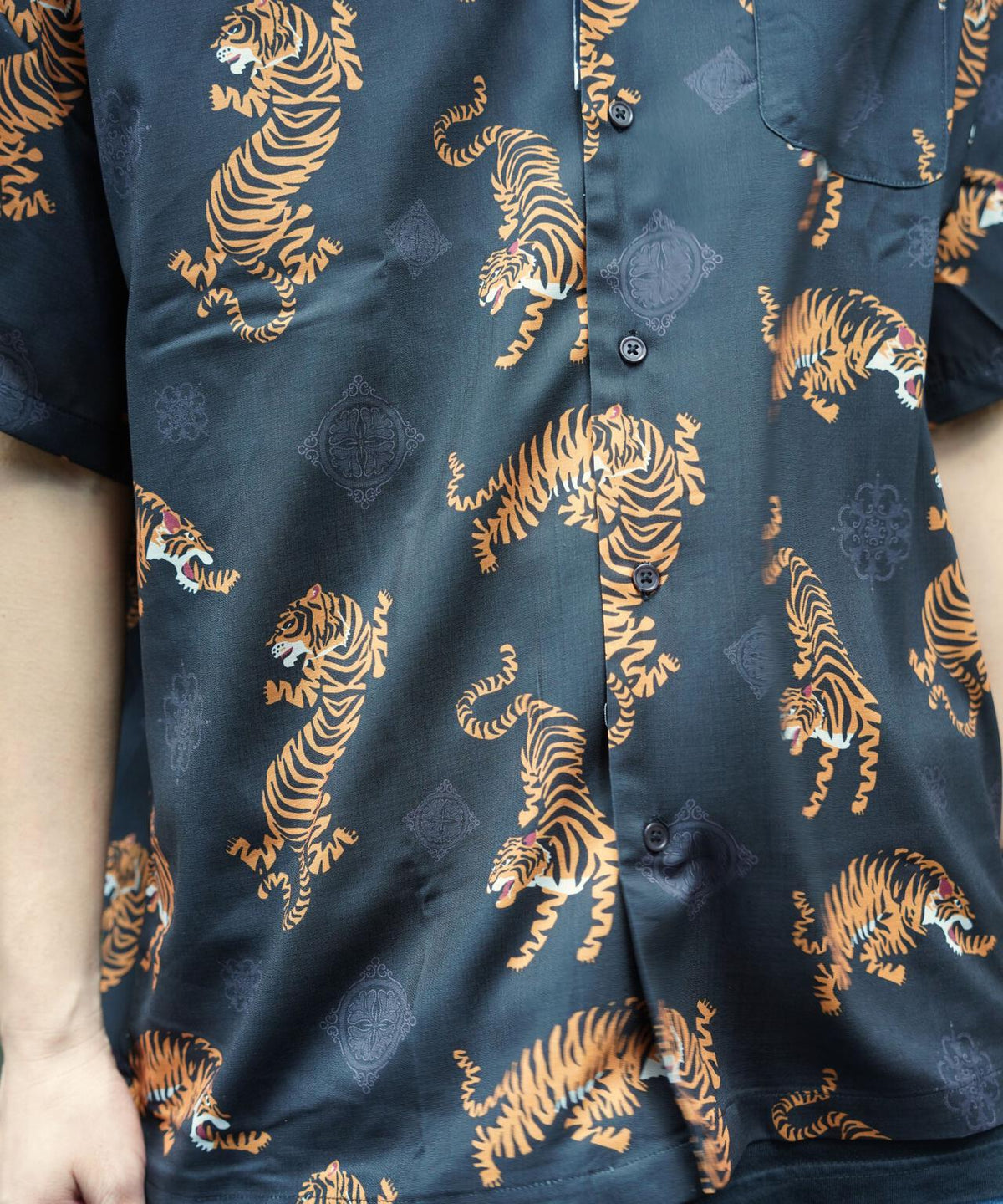 B omnivore/ビーオムニボー TIGER S/S SHIRT