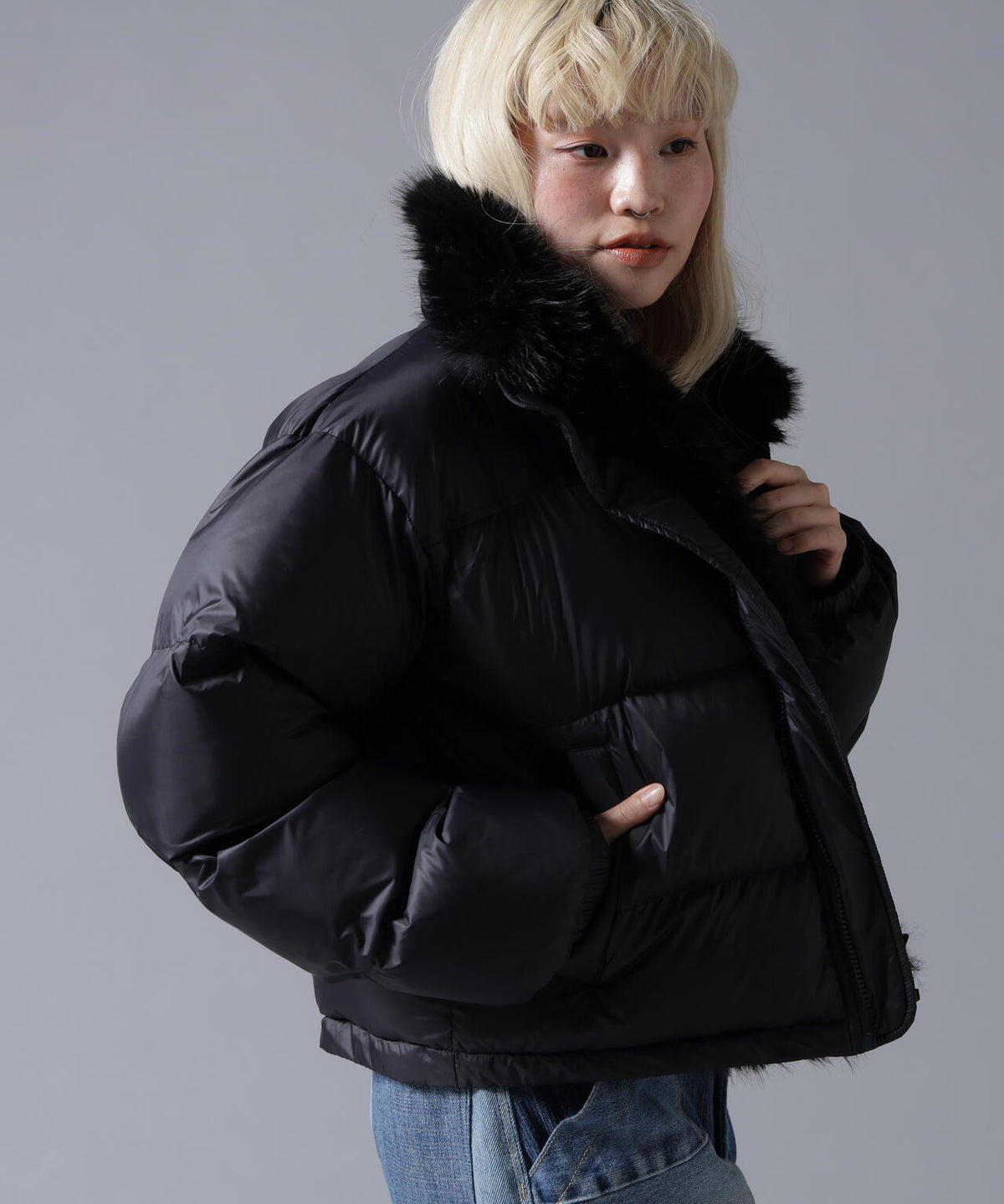 B omnivore/ビーオムニボー NYLON FUR STAND BLOUSON