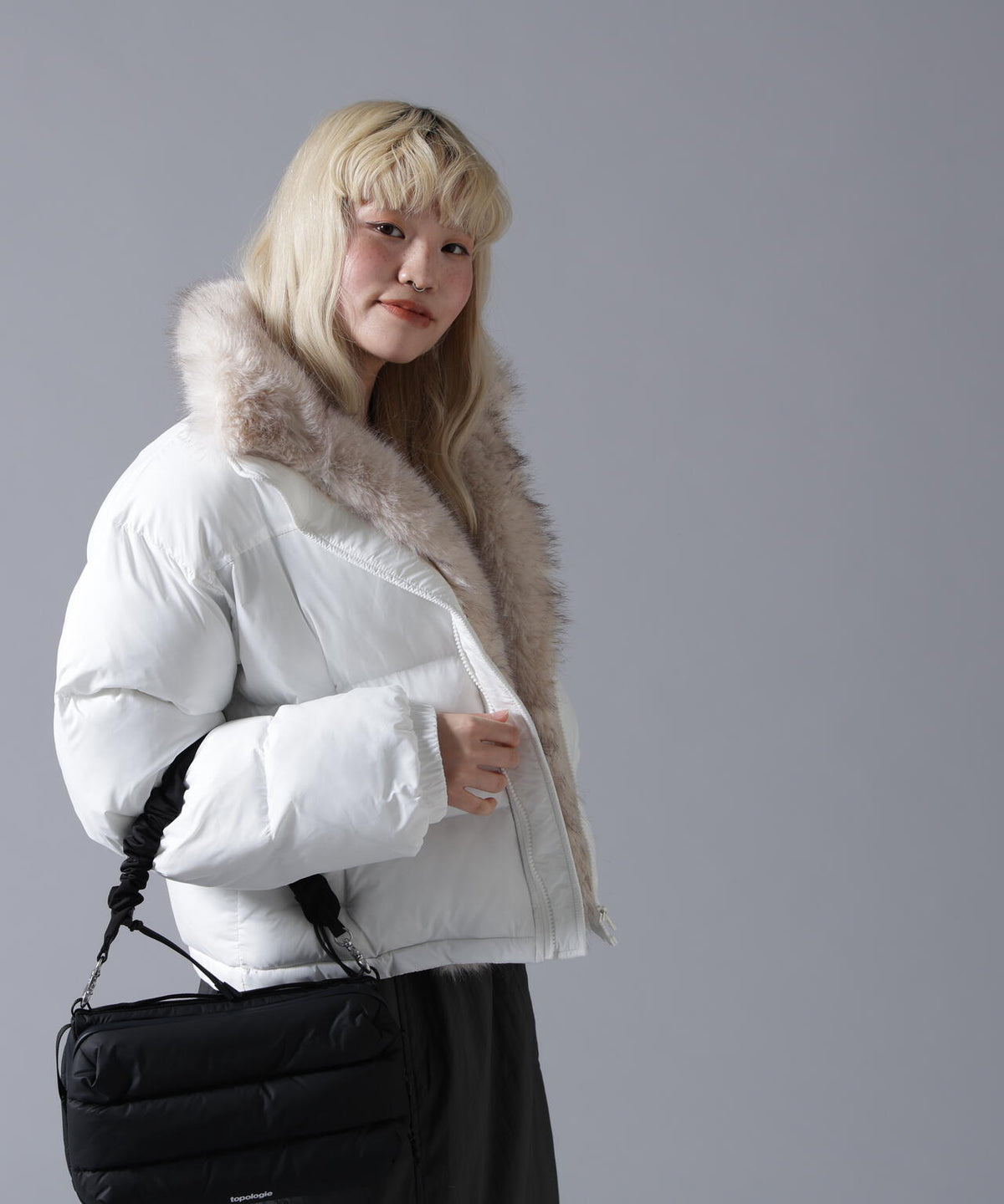 B omnivore/ビーオムニボー NYLON FUR STAND BLOUSON