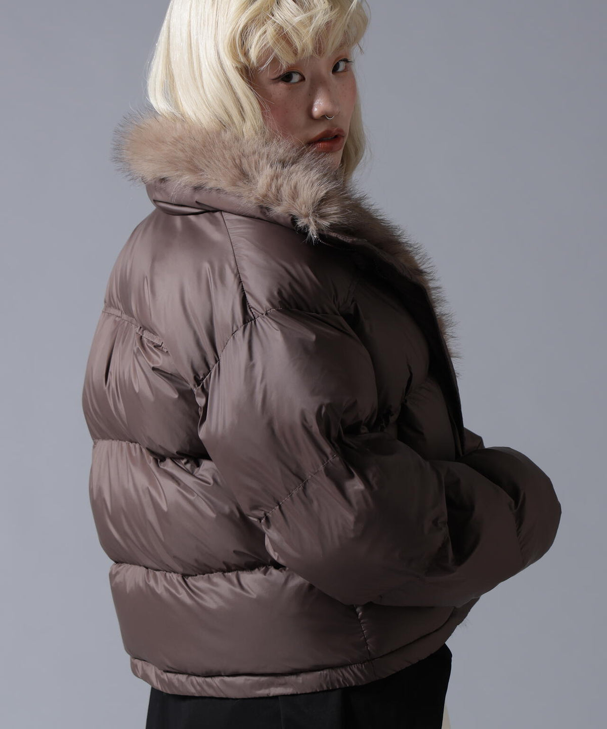 B omnivore/ビーオムニボー NYLON FUR STAND BLOUSON