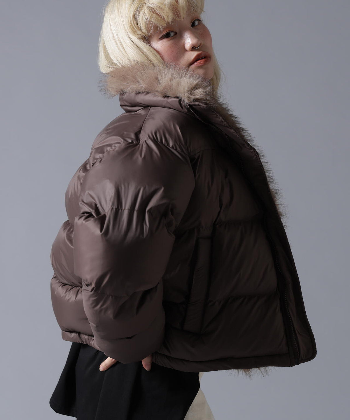 B omnivore/ビーオムニボー NYLON FUR STAND BLOUSON