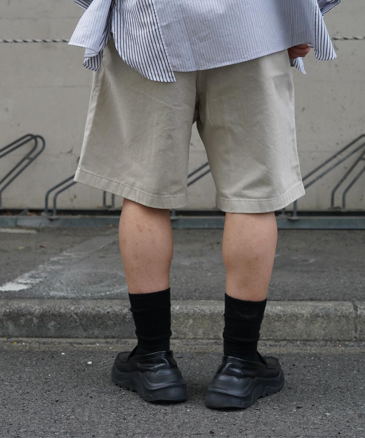 Height 178 Chest 92 Waist 76 hips 95 Shoes 27.0 着用サイズ:L