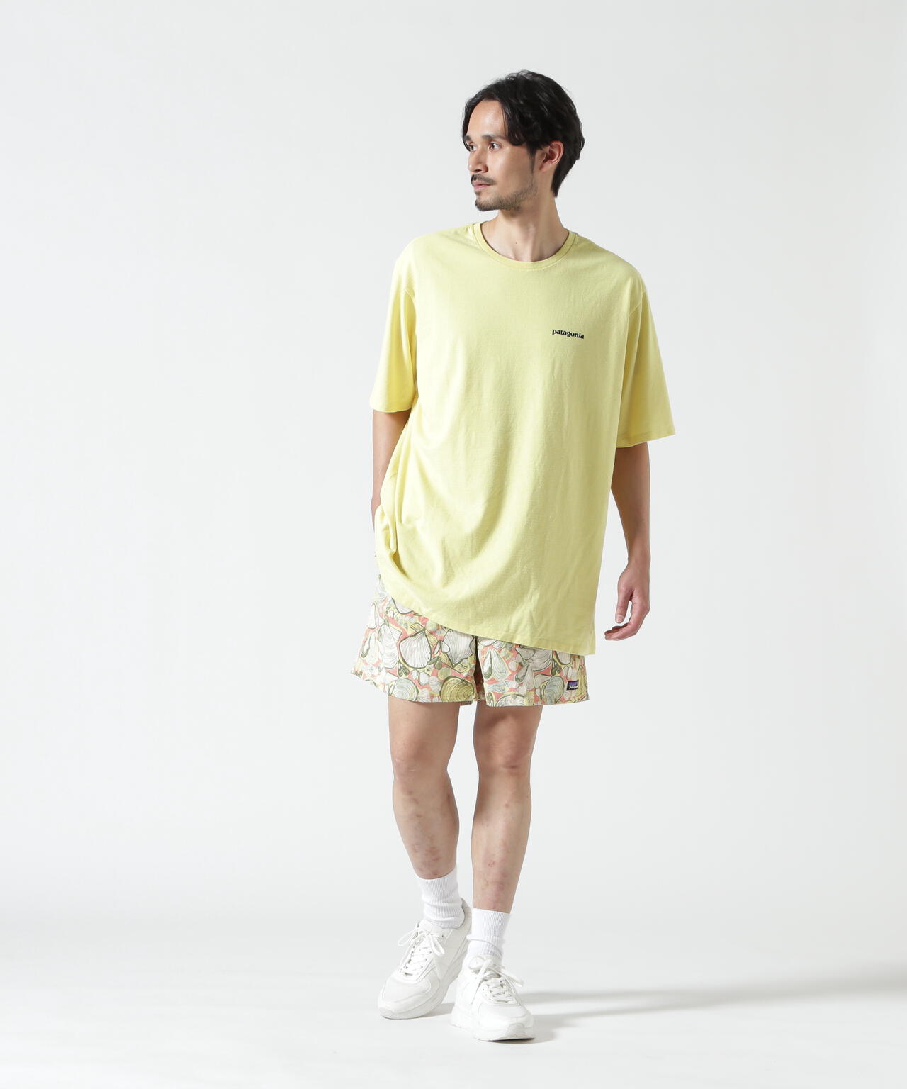 Height 178 Chest 92 Waist 76 hips 95 Shoes 27.0 着用サイズ:L