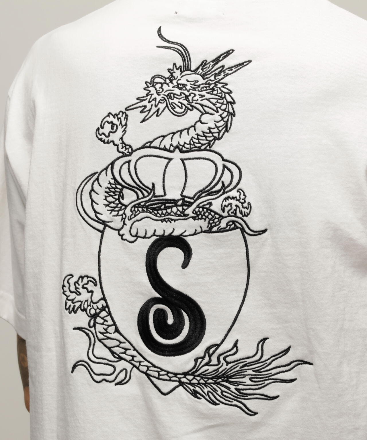 HENLEY TーSHIRT "CREST DRAGON EMB"/刺繍ヘンリーTシャツ "クレスト ドラゴン"