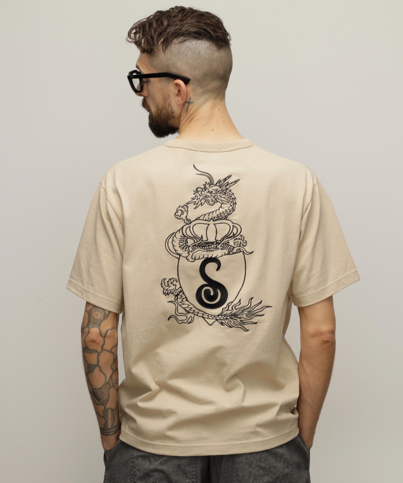 HENLEY TーSHIRT "CREST DRAGON EMB"/刺繍ヘンリーTシャツ "クレスト ドラゴン"