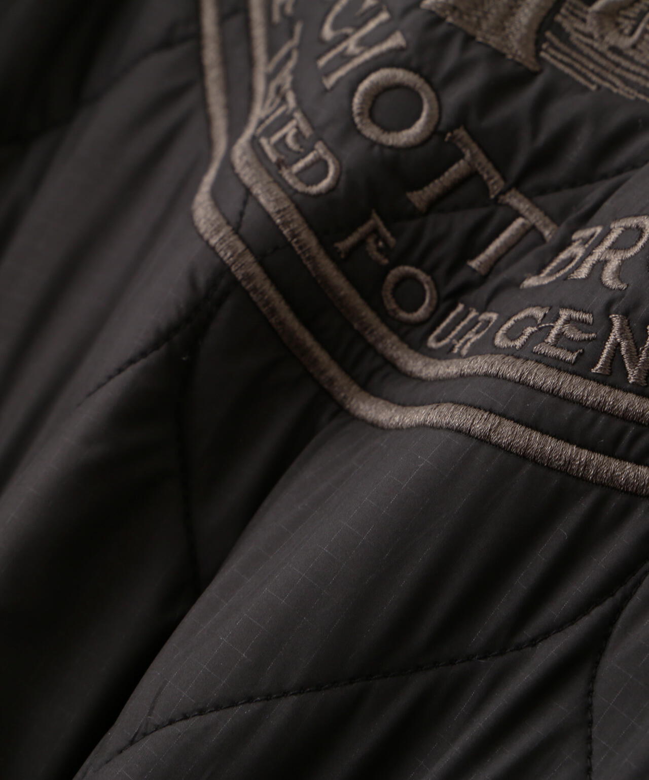 QUILTED COMBI. ZIP HOODED/キルティング コンビ ジップパーカー