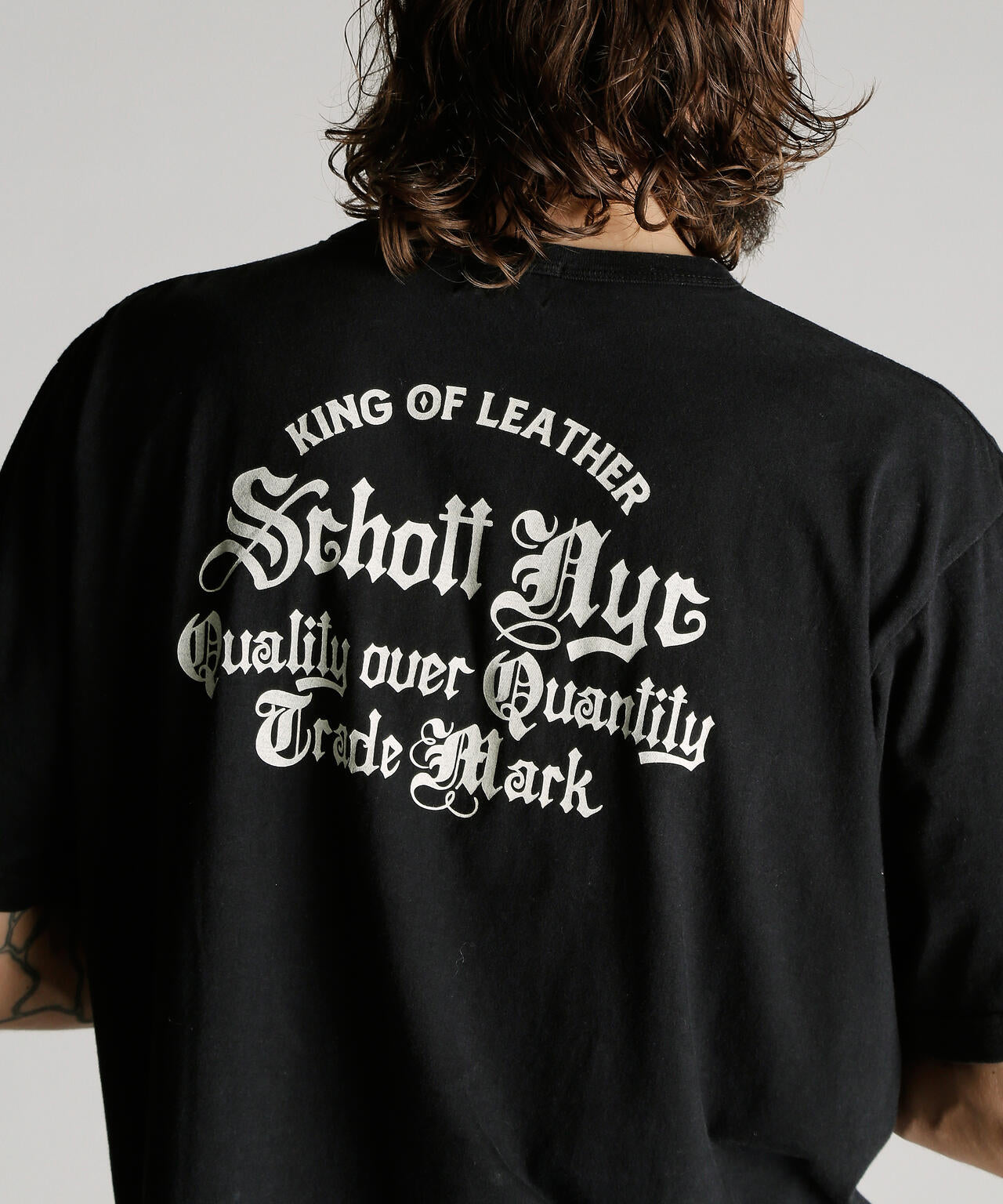 QUALITY OVER QUANTITY T-SHIRT/クオリティ オーバー クアンティティ Tシャツ
