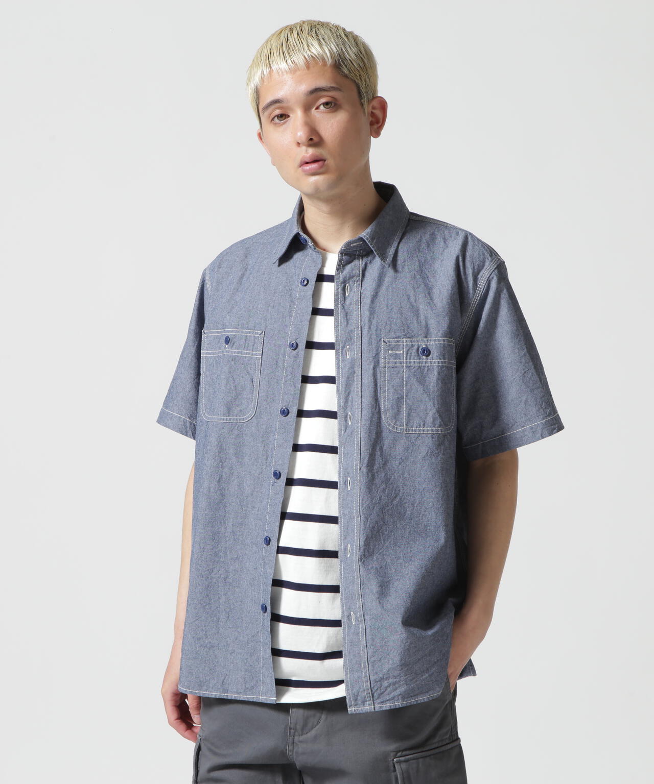 《DAILY/デイリー》BASIC CHAMBRAY S/S SHIRT / 半袖シャンブレーシャツ/AVIREX/アヴィレック